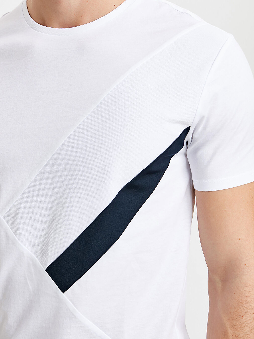 Чоловік БІЛИЙ Футболка-4