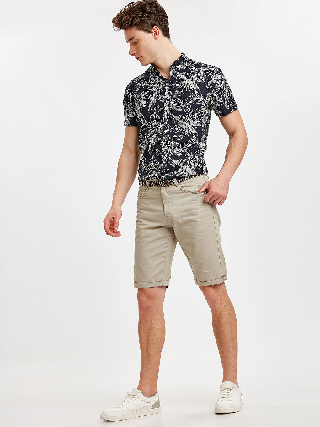 Шорты-бермуды мужские стандартного кроя