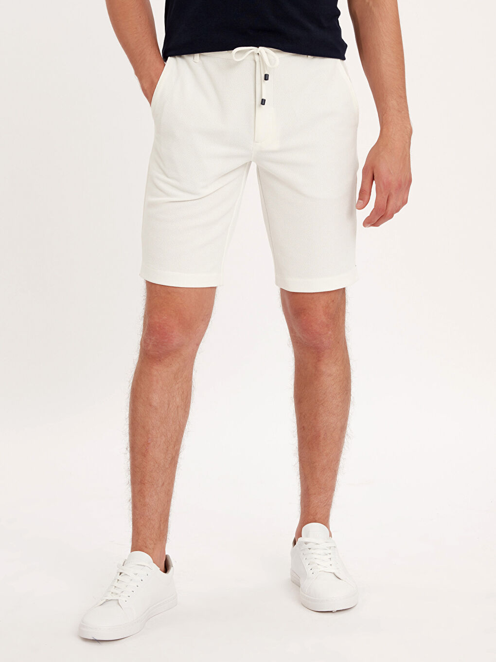 Beyaz Standart Kalıp Erkek Şort-1