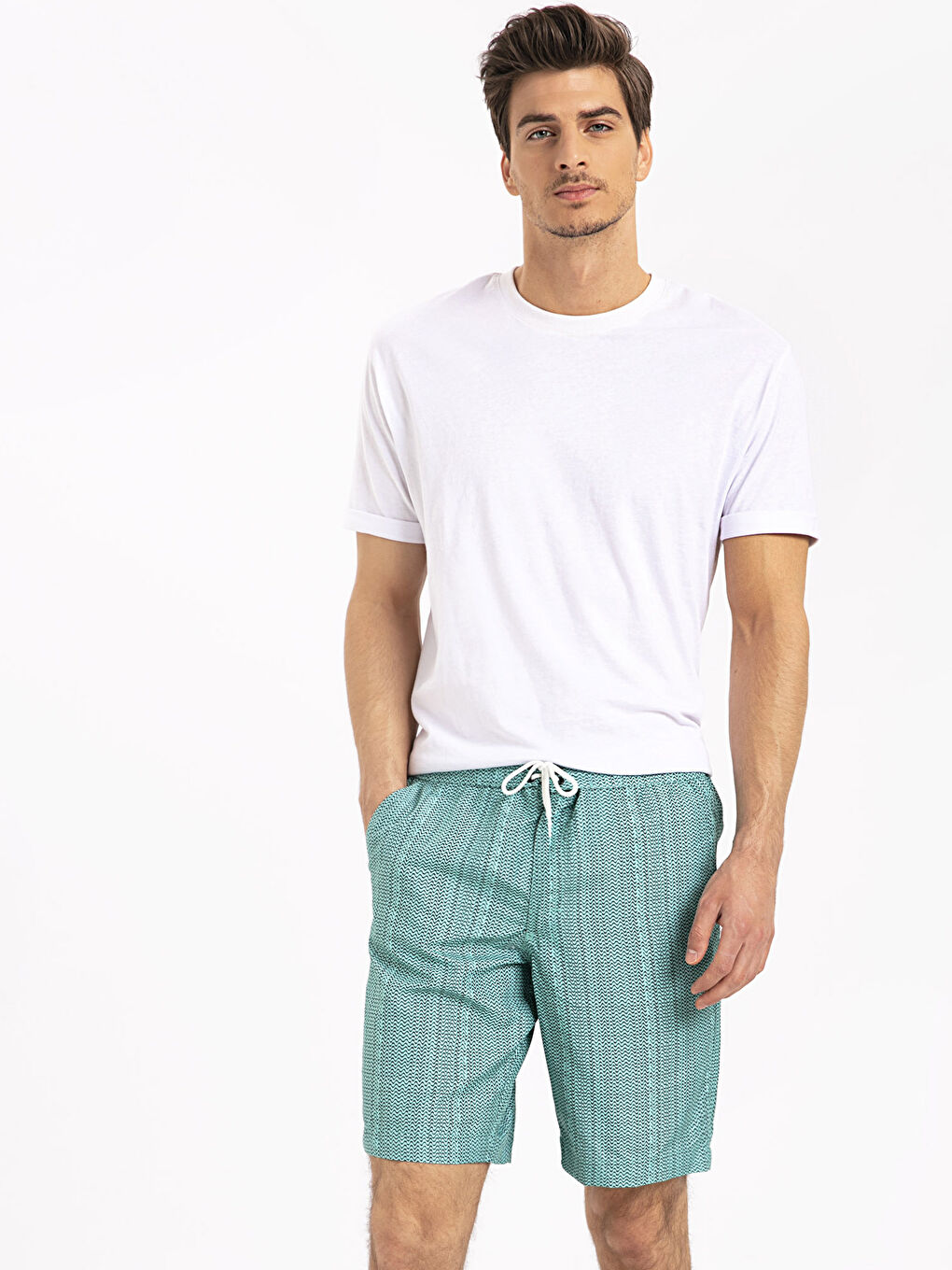 Yeşil Diz Üstü Boy Desenli Deniz Şortu