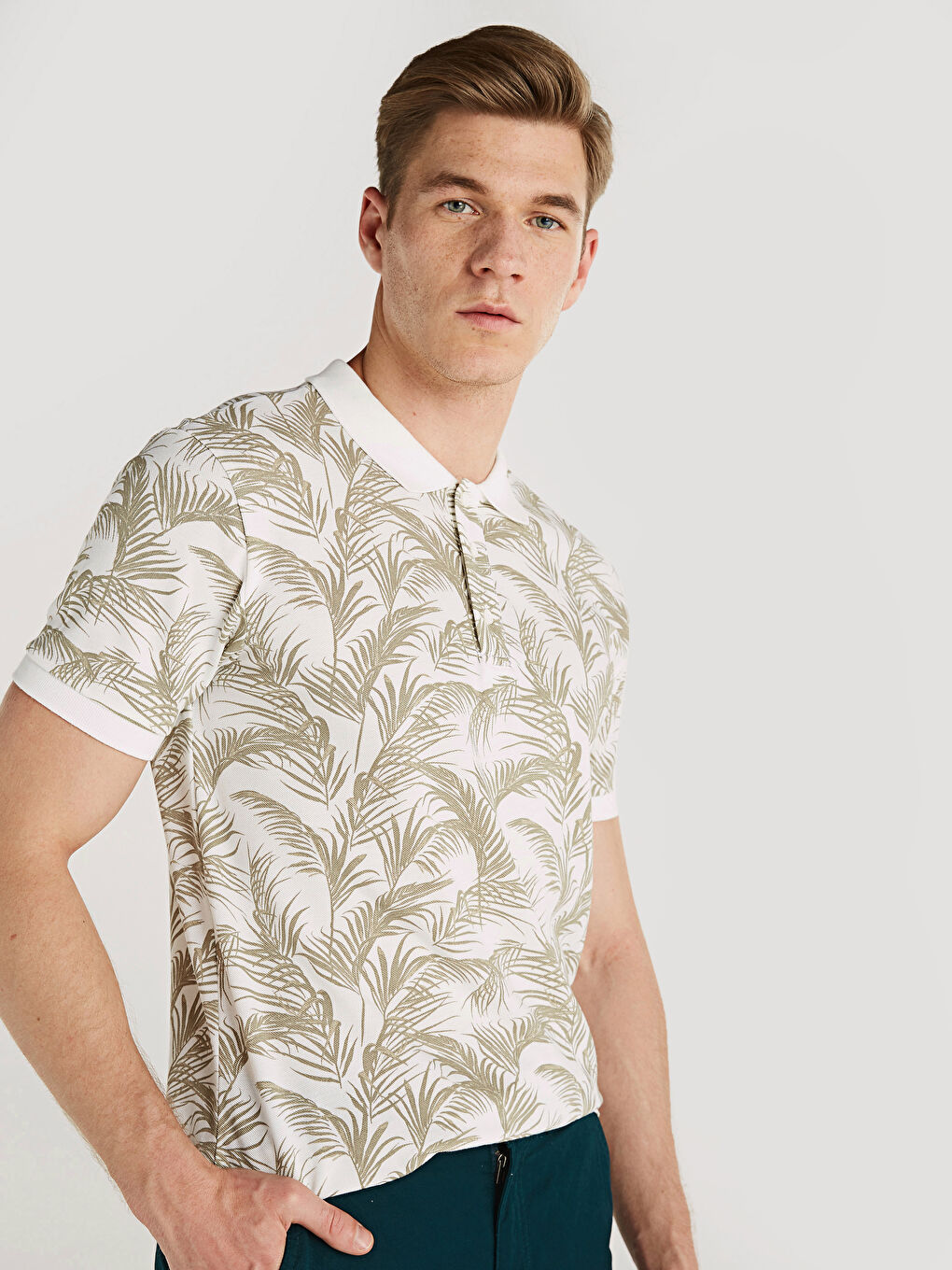 T-shirt en piqué à manches courtes et col polo pour homme