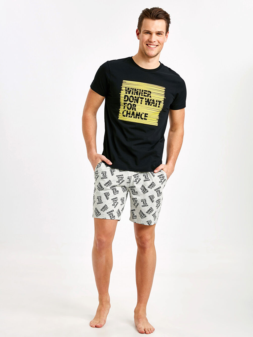 Yeni Siyah Şortlu Pijama Takımı