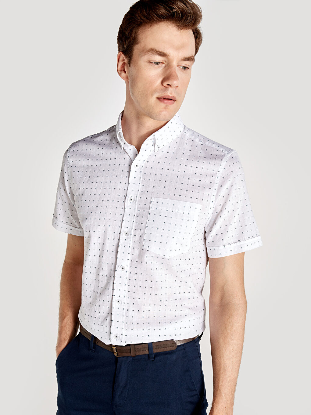 Beyaz Regular Fit Desenli Kısa Kollu Poplin Gömlek