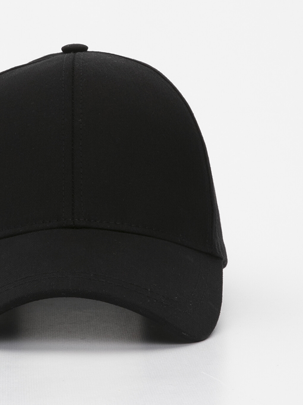 Man Black Baseball Cap-4