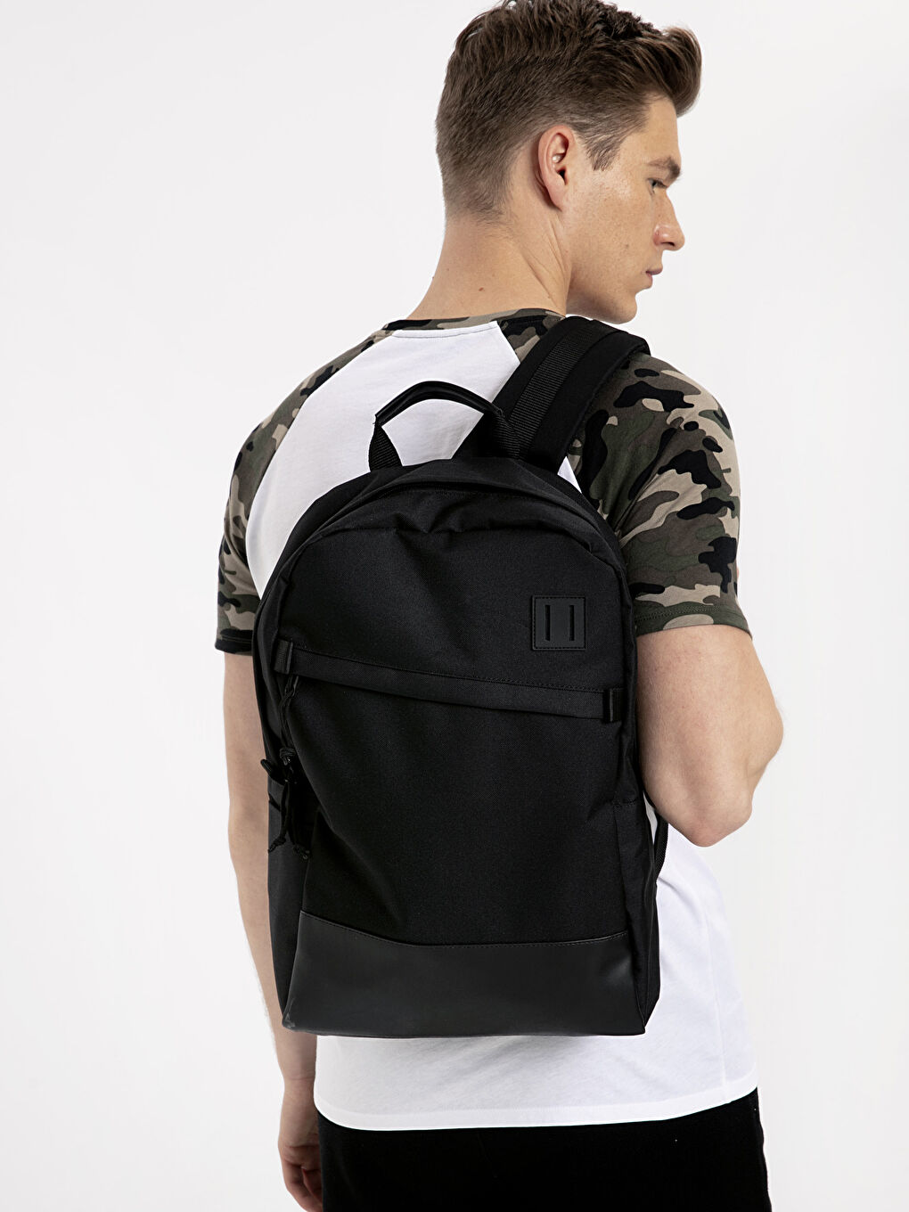 Siyah Erkek Sırt Çantası