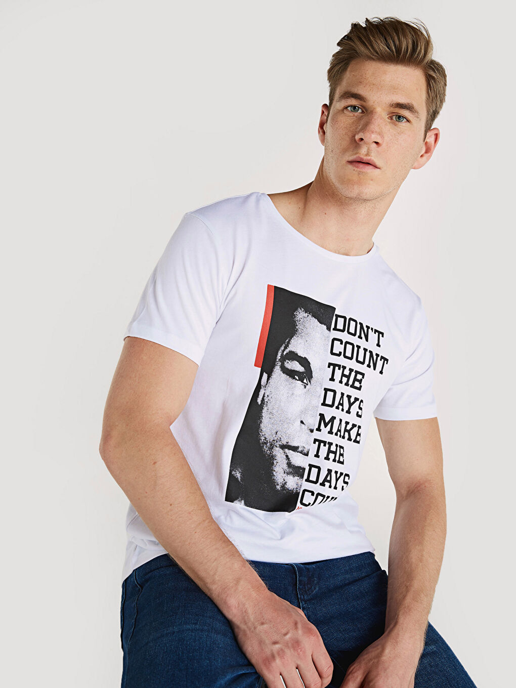 Beyaz Bisiklet Yaka Kısa Kollu Muhammed Ali Baskılı Penye Erkek Tişört