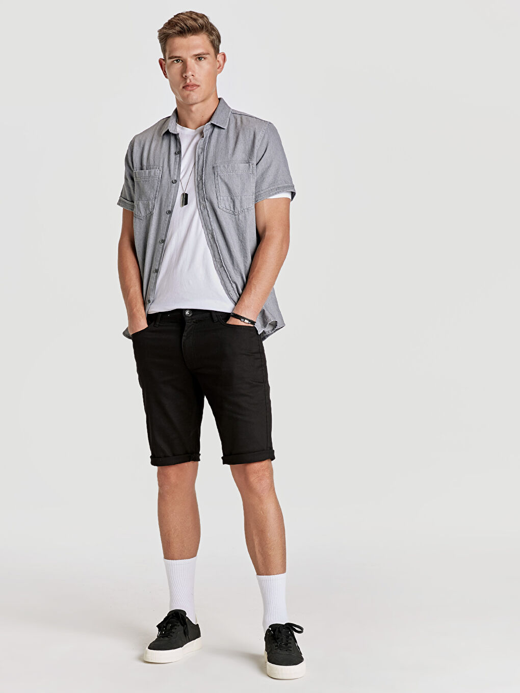 Мъж Черно Къси дънкови панталони