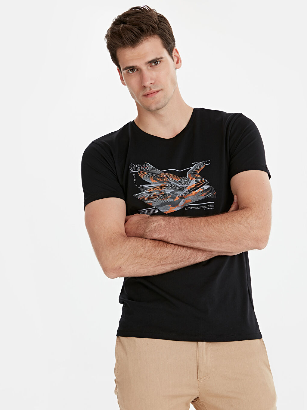 Siyah Bisiklet Yaka Penye Erkek Tişört-1