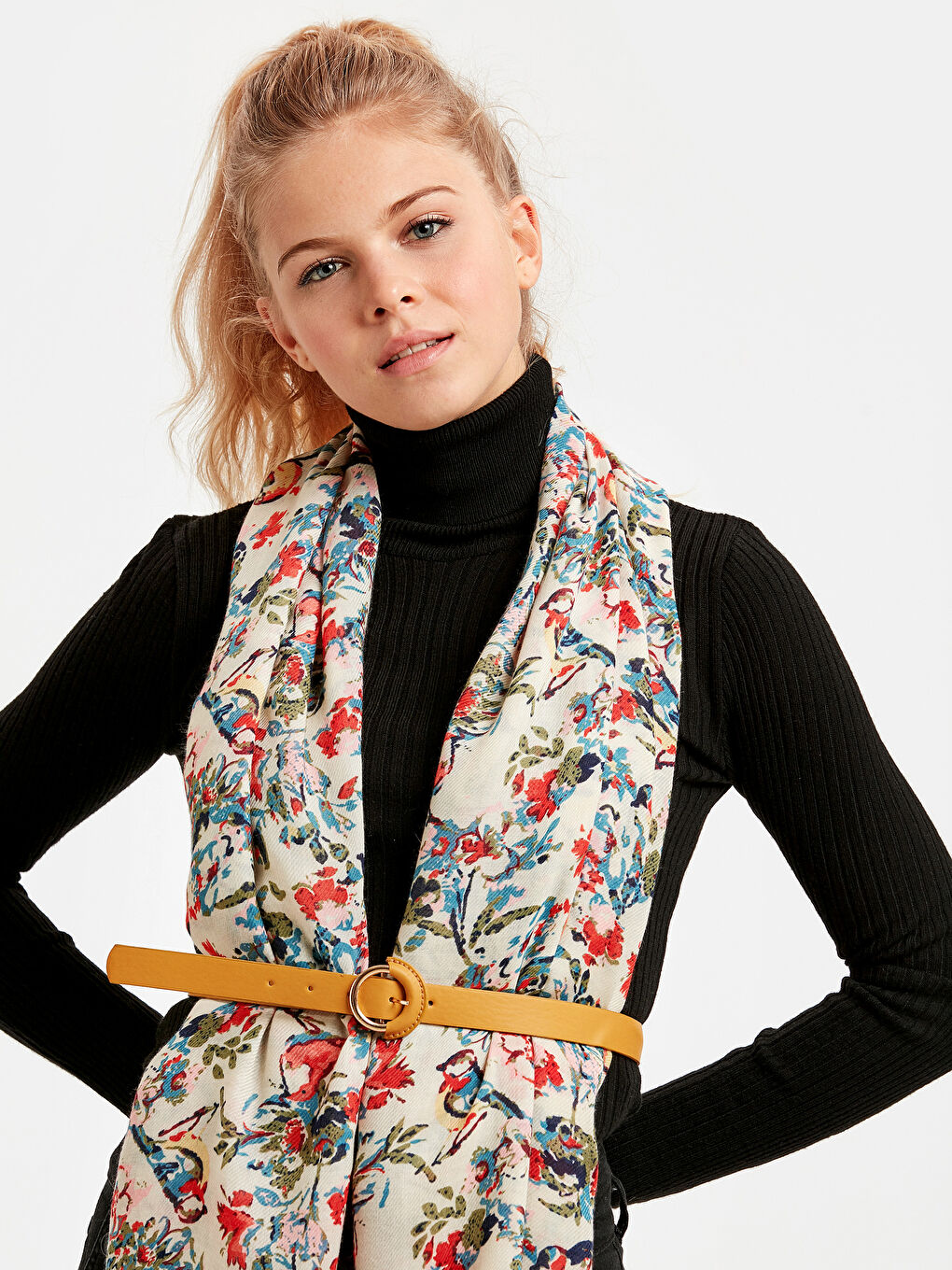 Woman ECRU Large Scarf