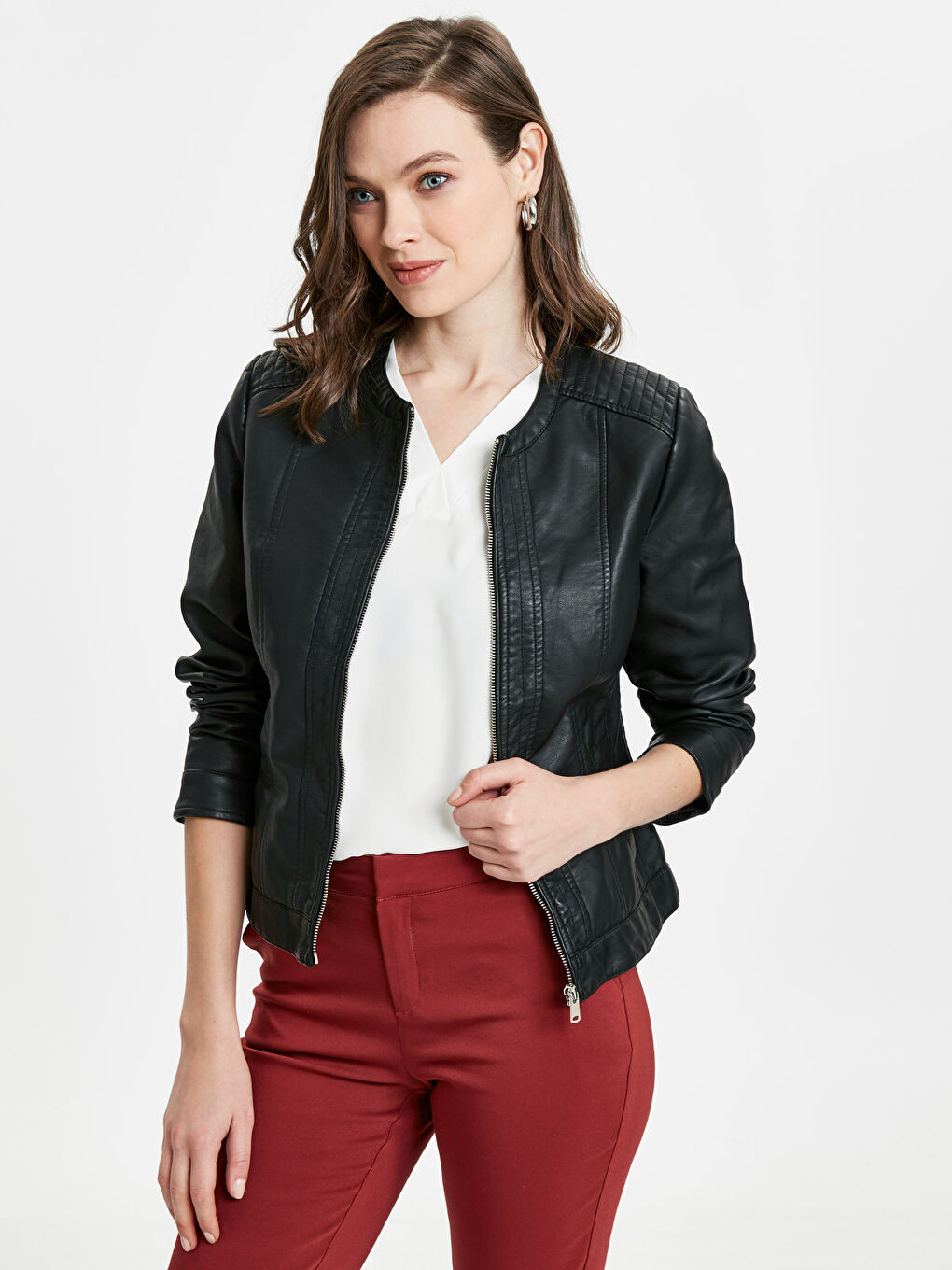 Siyah Deri Görünümlü Mont