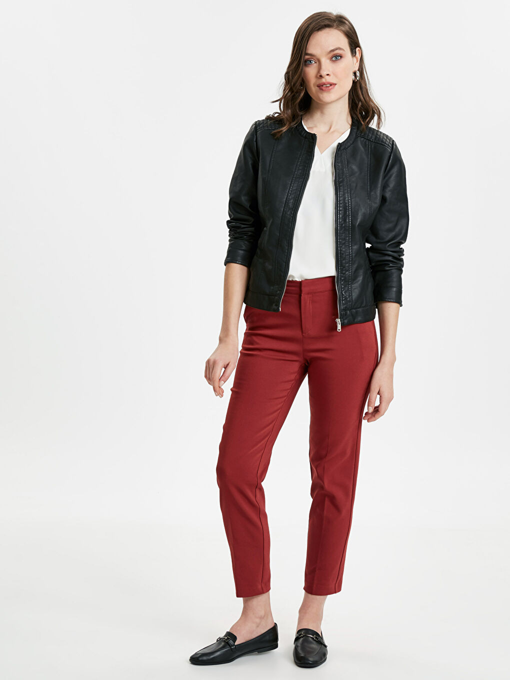 Siyah Deri Görünümlü Mont-3