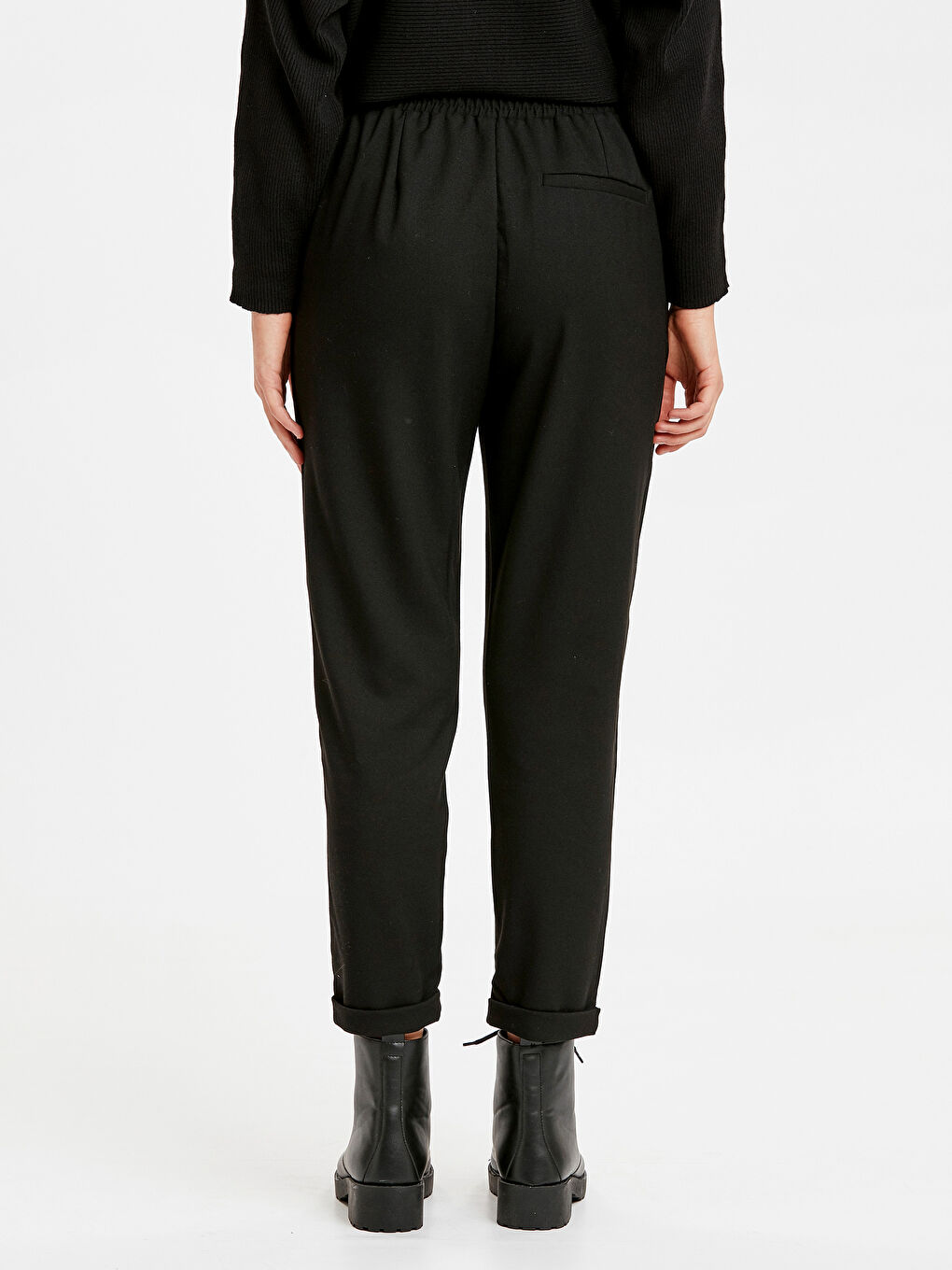 پانتۆڵ ڕه‌ش ژن-2