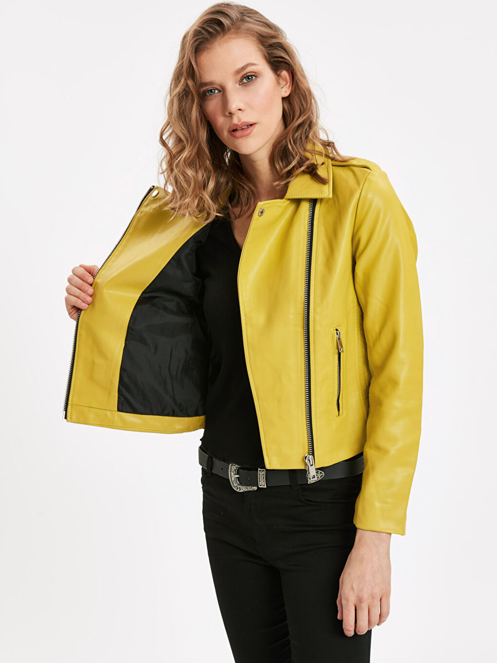 Frau GELB Mantel aus Kunstleder-1