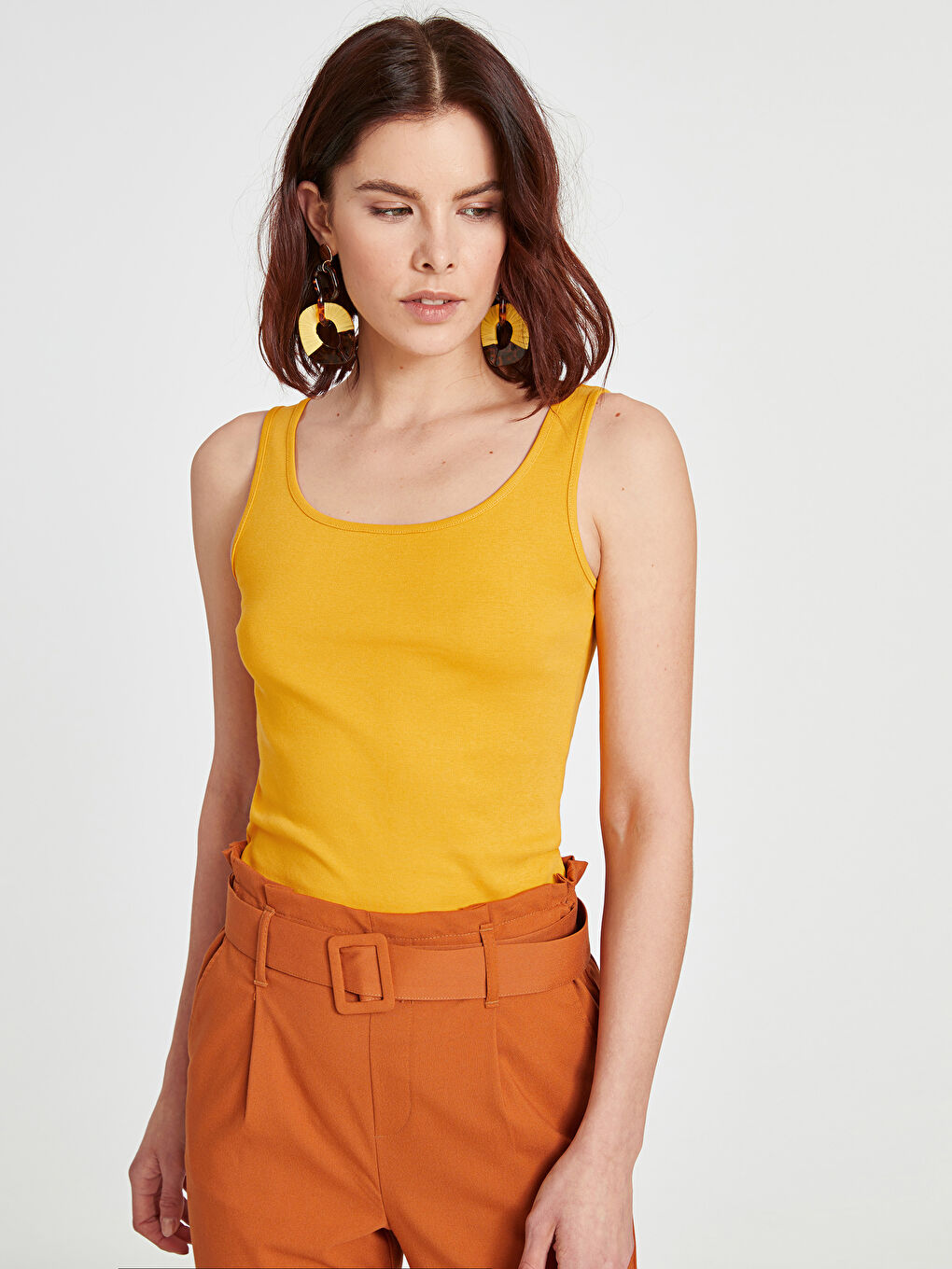 Sarı U Yaka Düz Kolsuz Pamuklu Kadın Atlet-1