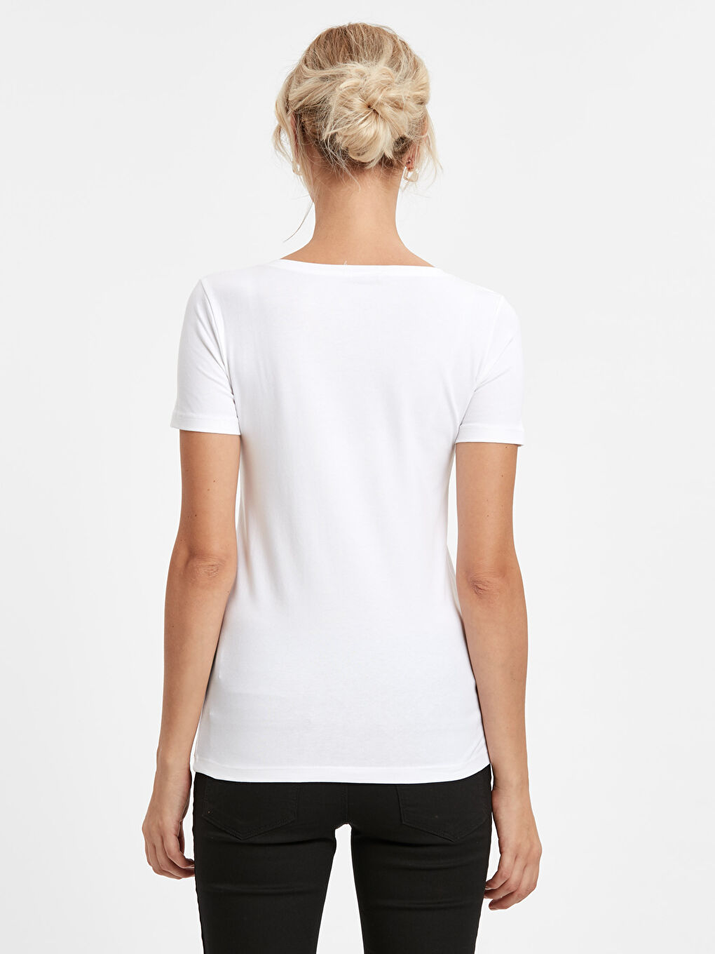 تي شيرت أبيض نساء-1