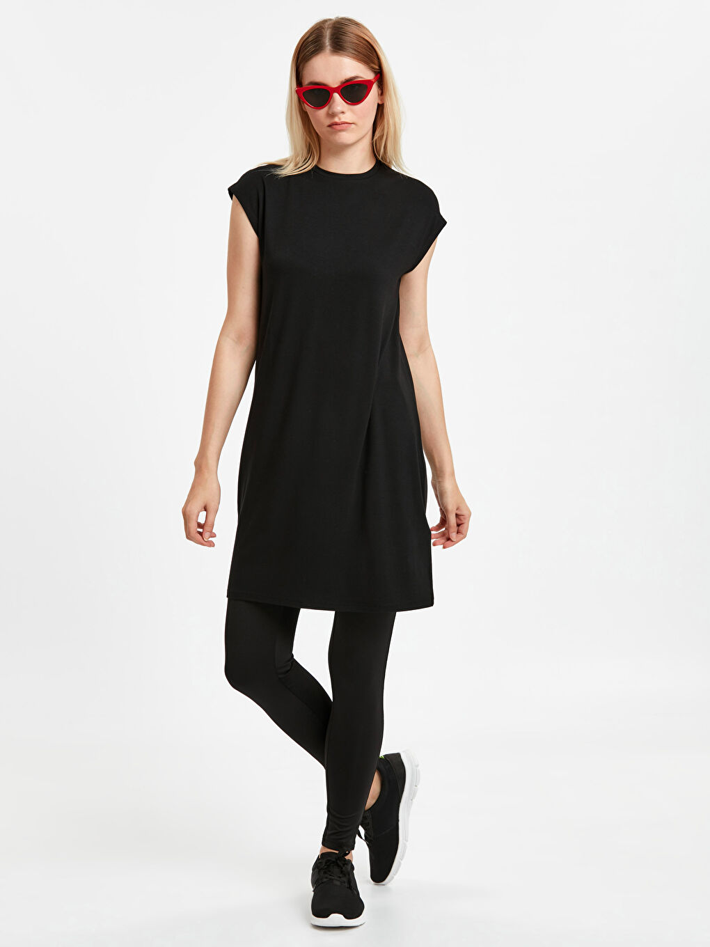 Woman BLACK T-Shirt-2