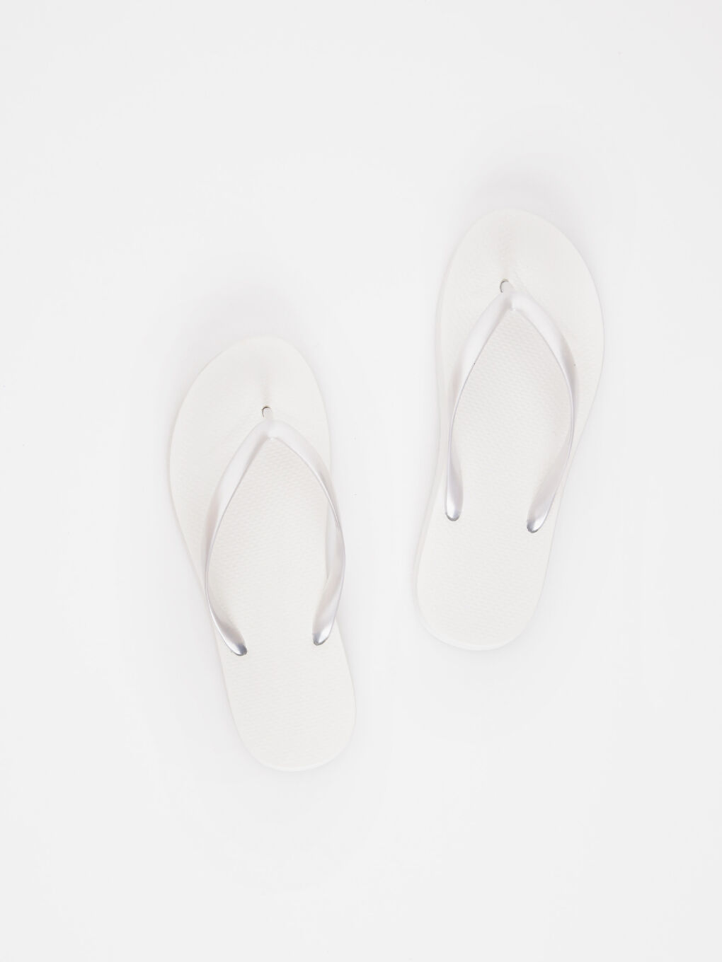 Beyaz Parmak Arası Terlik