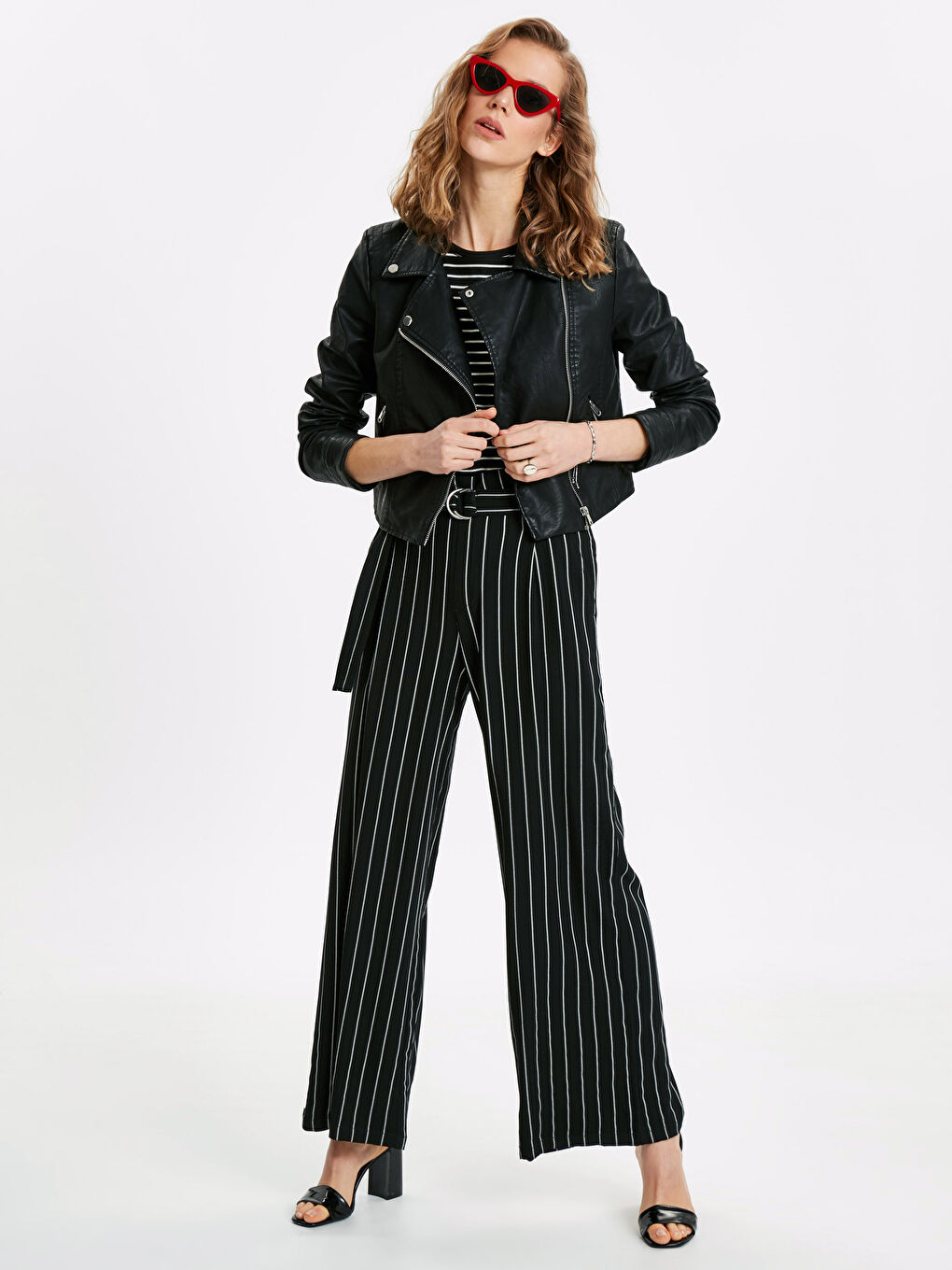 Yeni Siyah Deri Görünümlü Mont-3