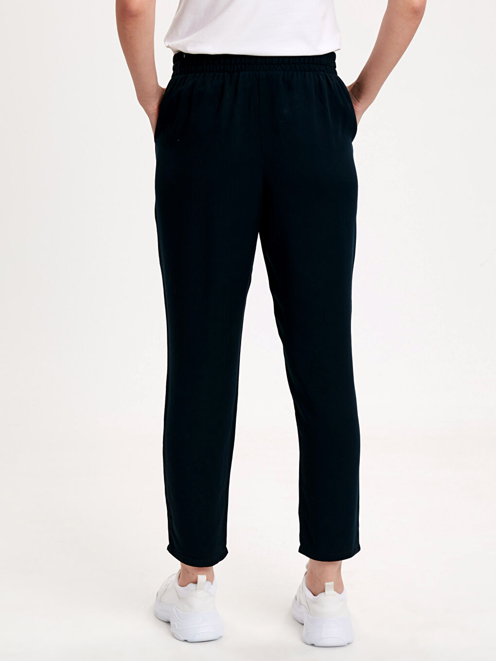 Woman NAVY Trousers-1