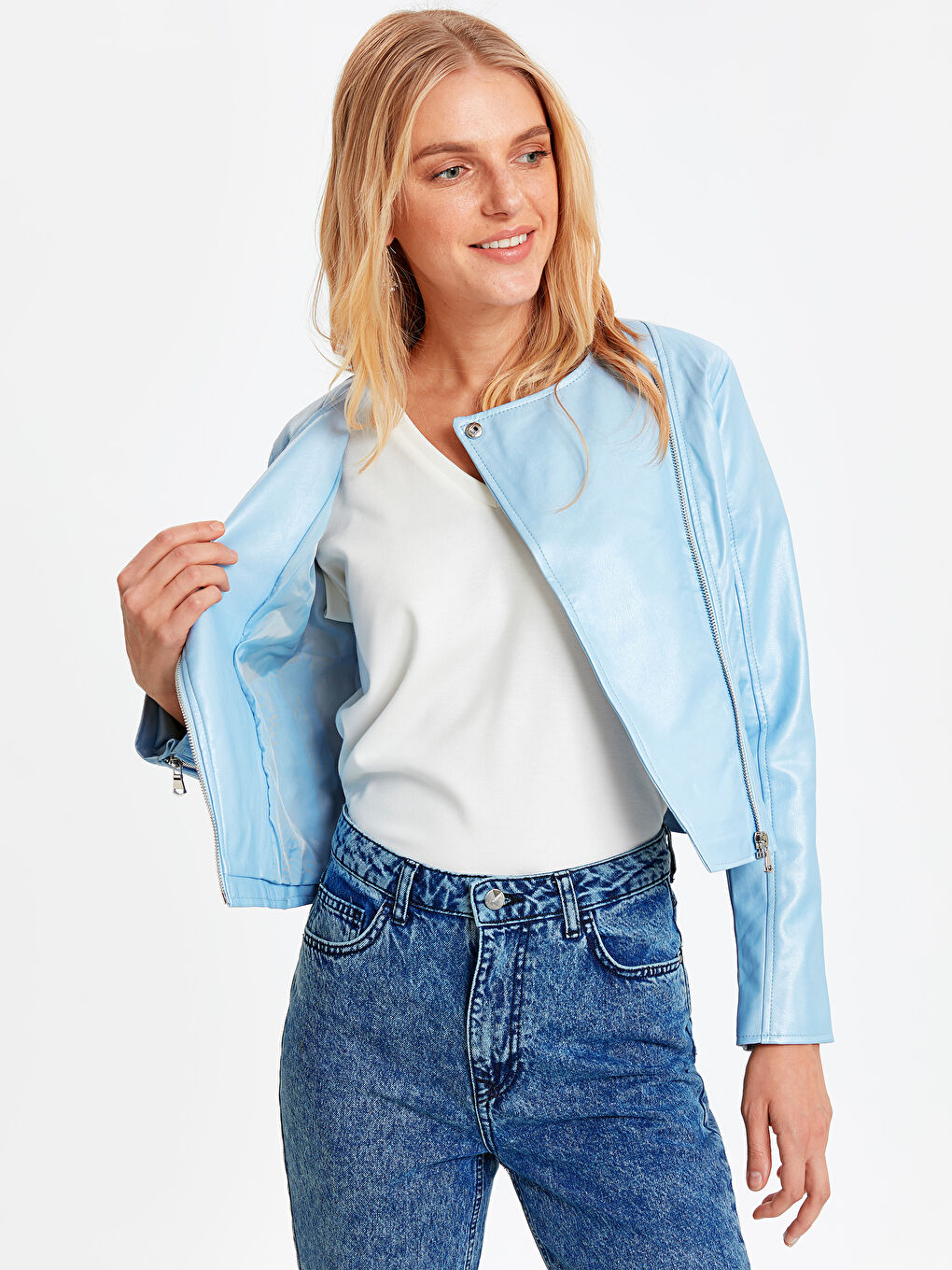 Açık Bebek Mavi Deri Görünümlü Mont-1