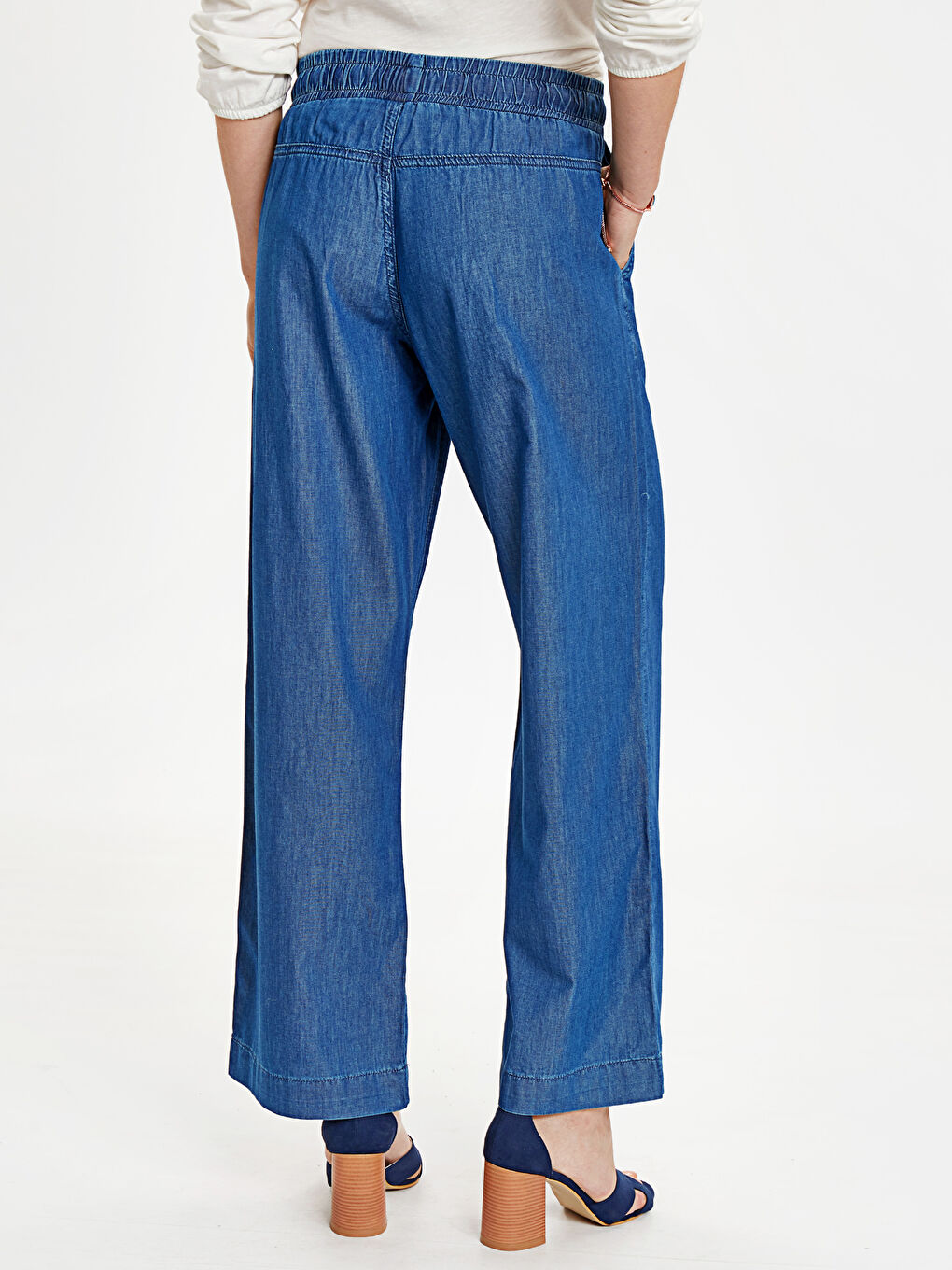 Mavi Beli Lastikli Rahat Kalıp Kadın Jean Pantolon-2