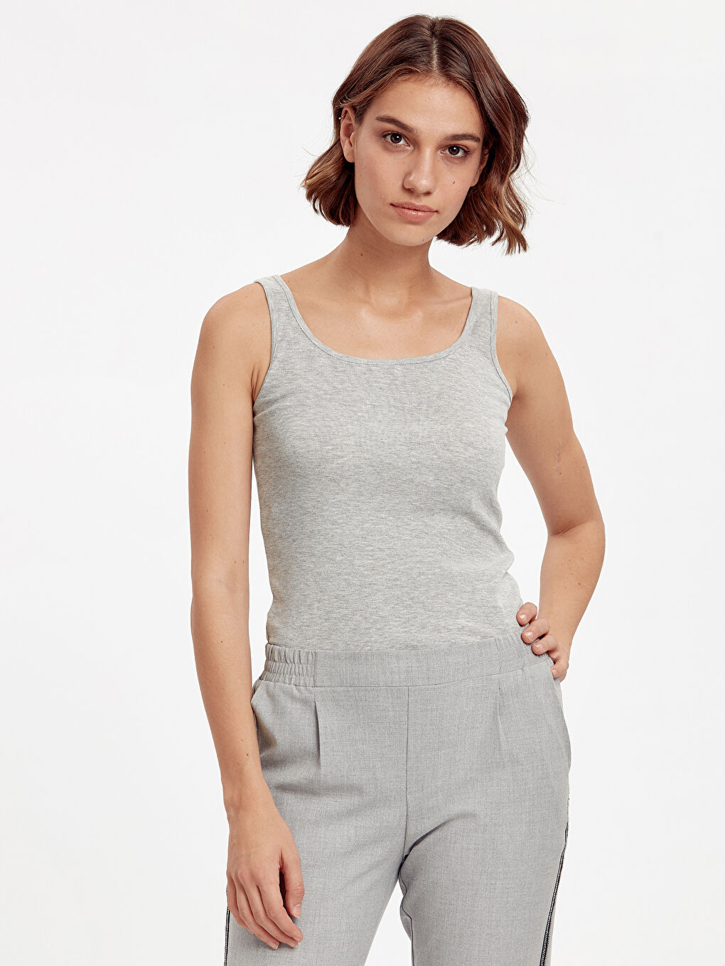 Gri U Yaka Düz Askılı Pamuklu Kadın Atlet