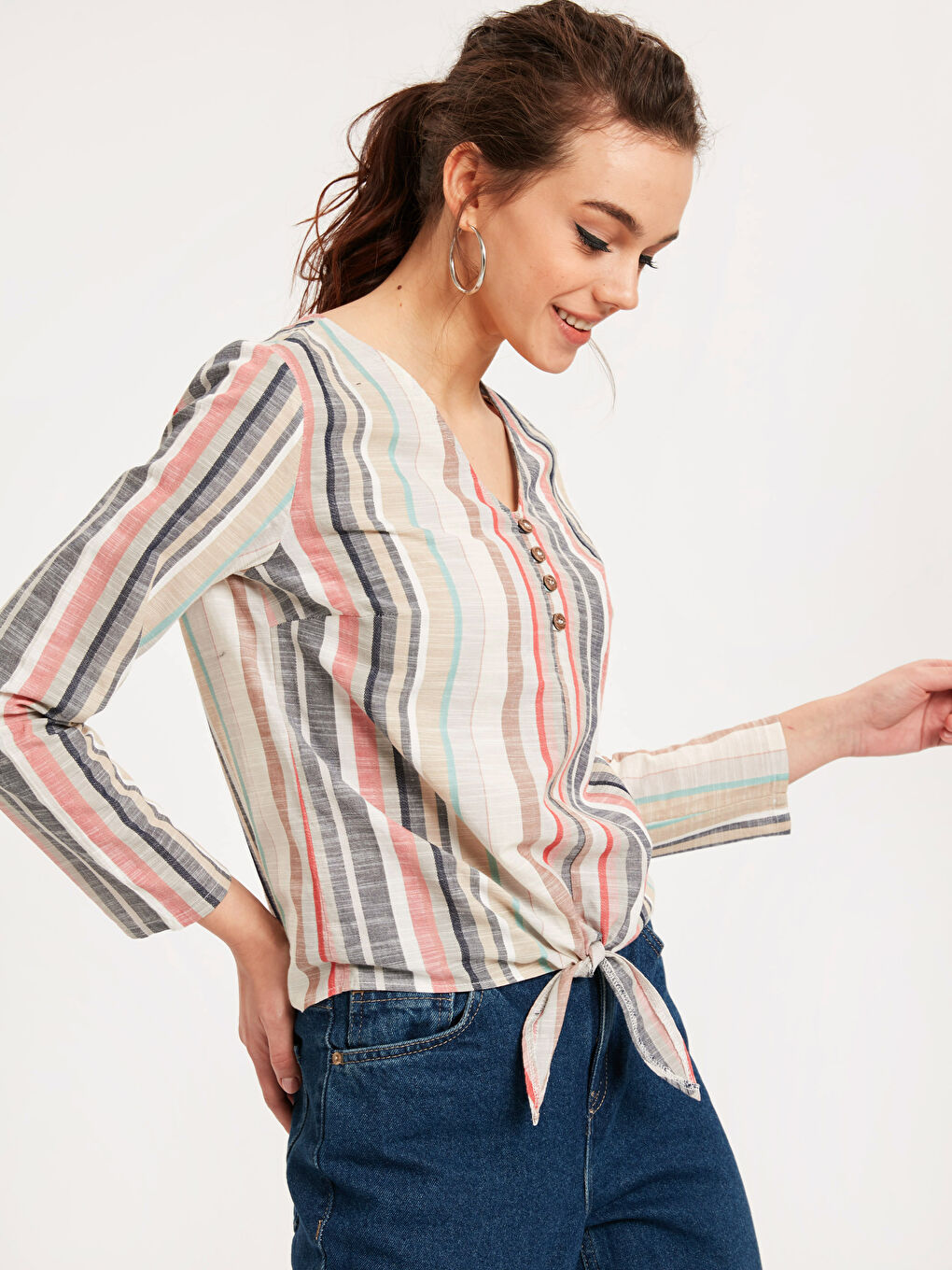 Turuncu V Yaka Standart Fit Uzun Kollu Kadın Bluz