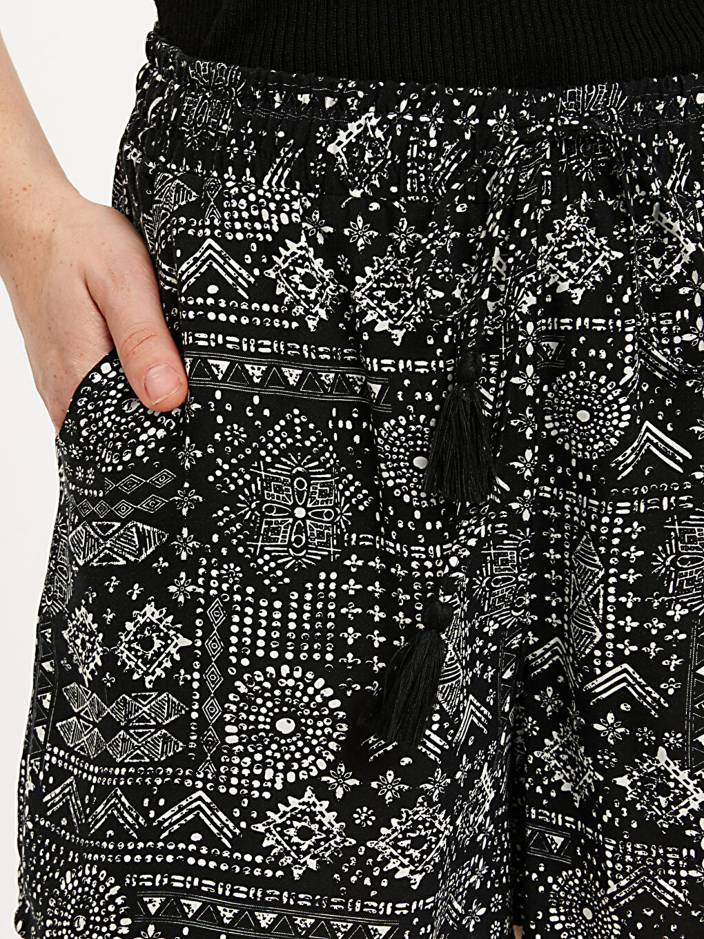 Ekru Baskılı Şort-3