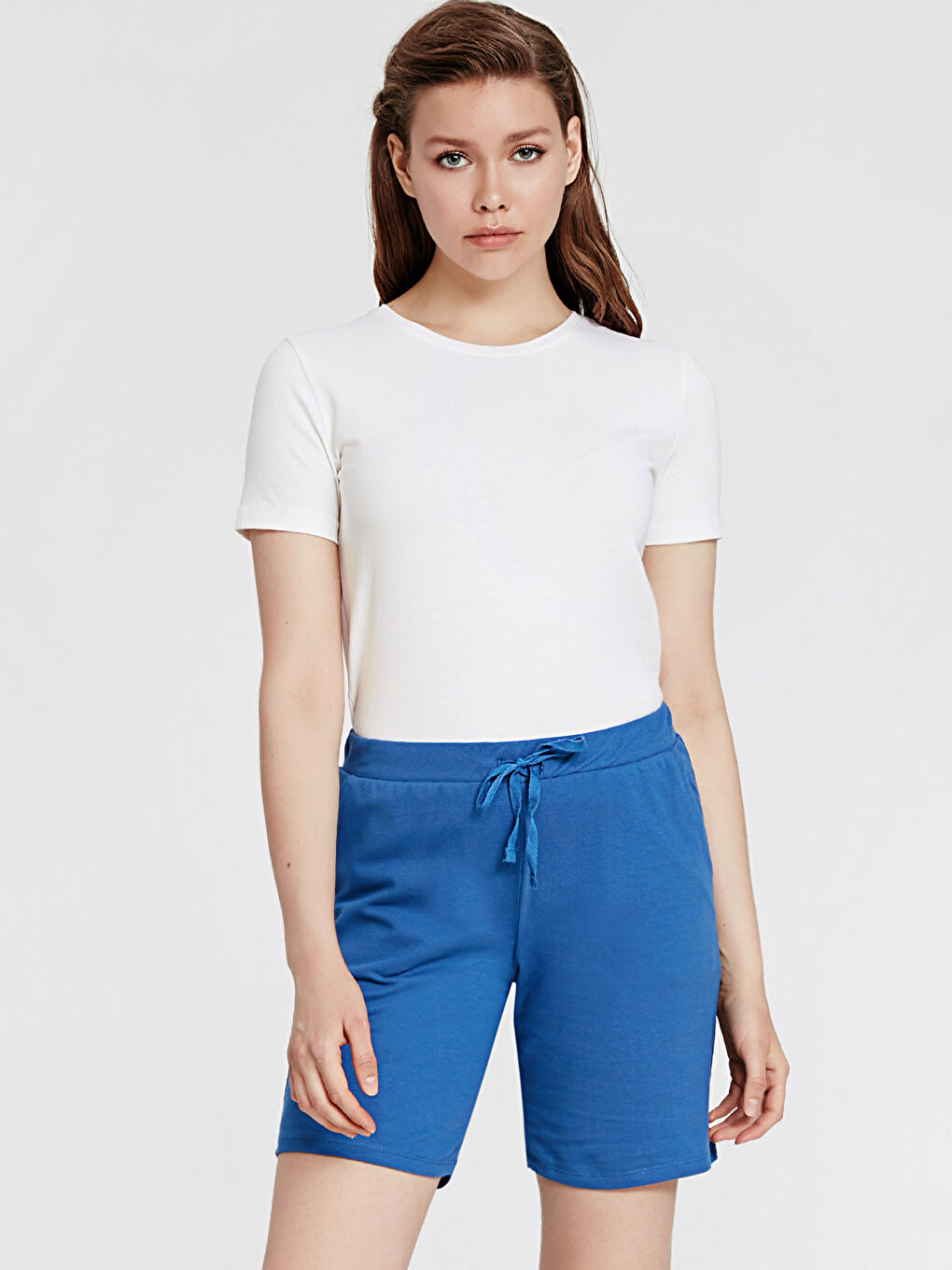 شورت أزرق فاتح نساء