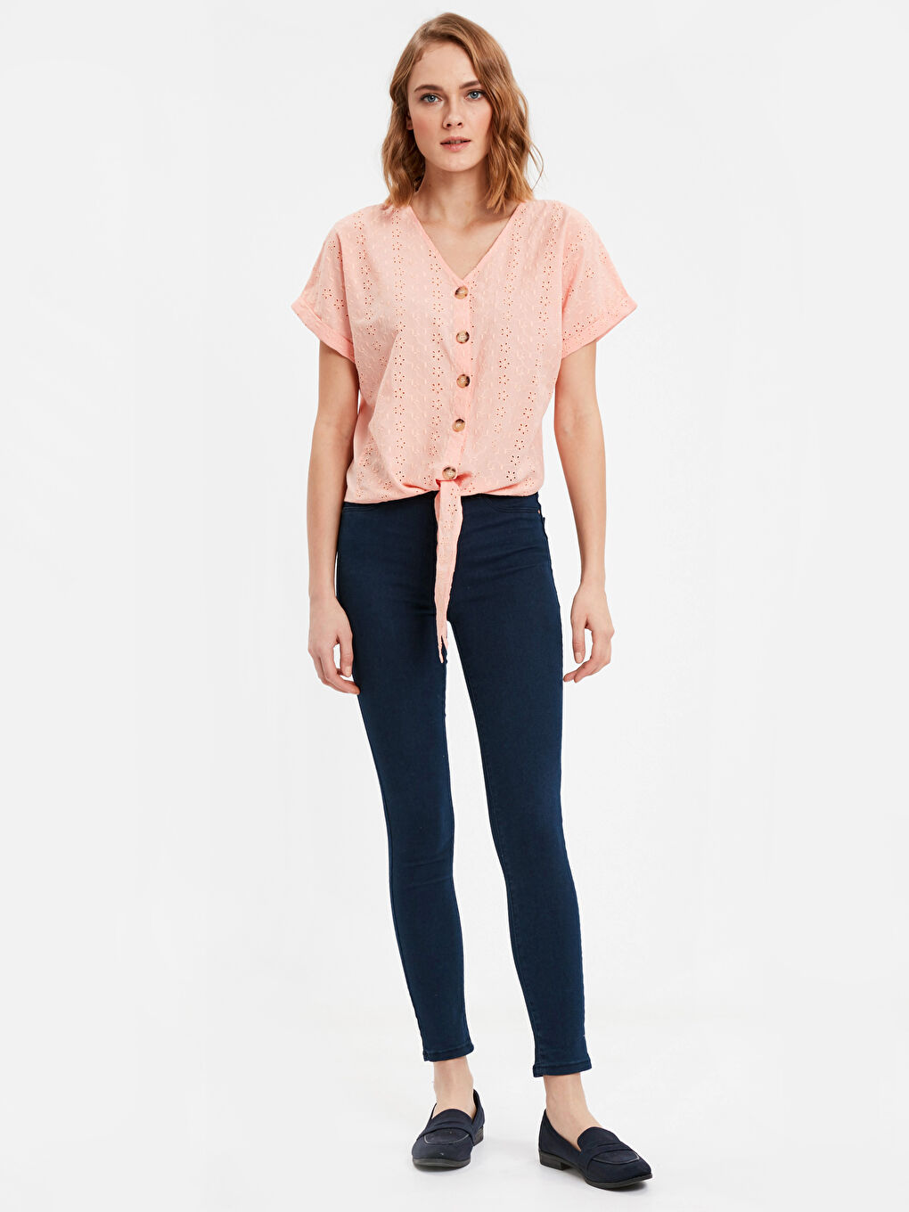 Turuncu V Yaka Standart Fit Kısa Kollu Kadın Bluz-2