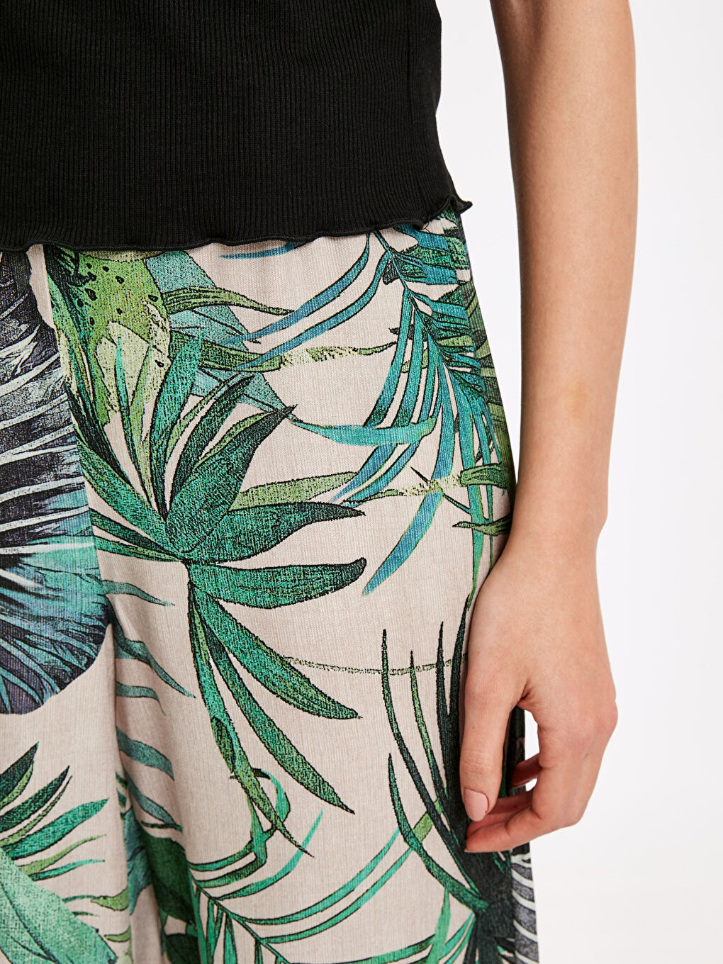 بنطلون بالازو مزين بخصر مطاطي-3