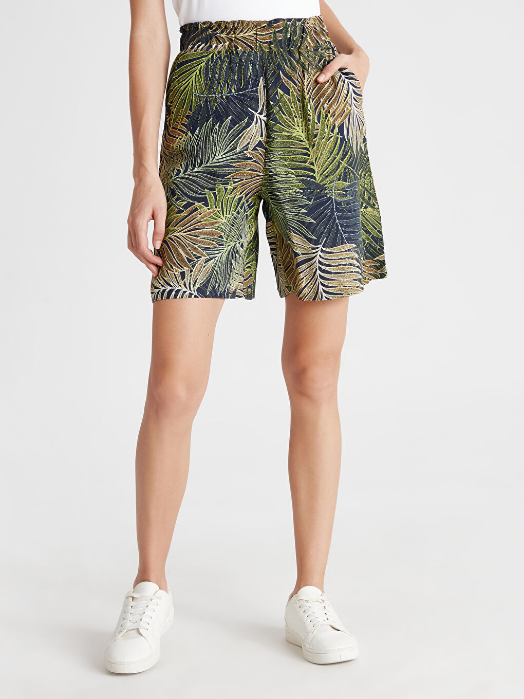 Short en viscose à motifs avec taille élastique-1