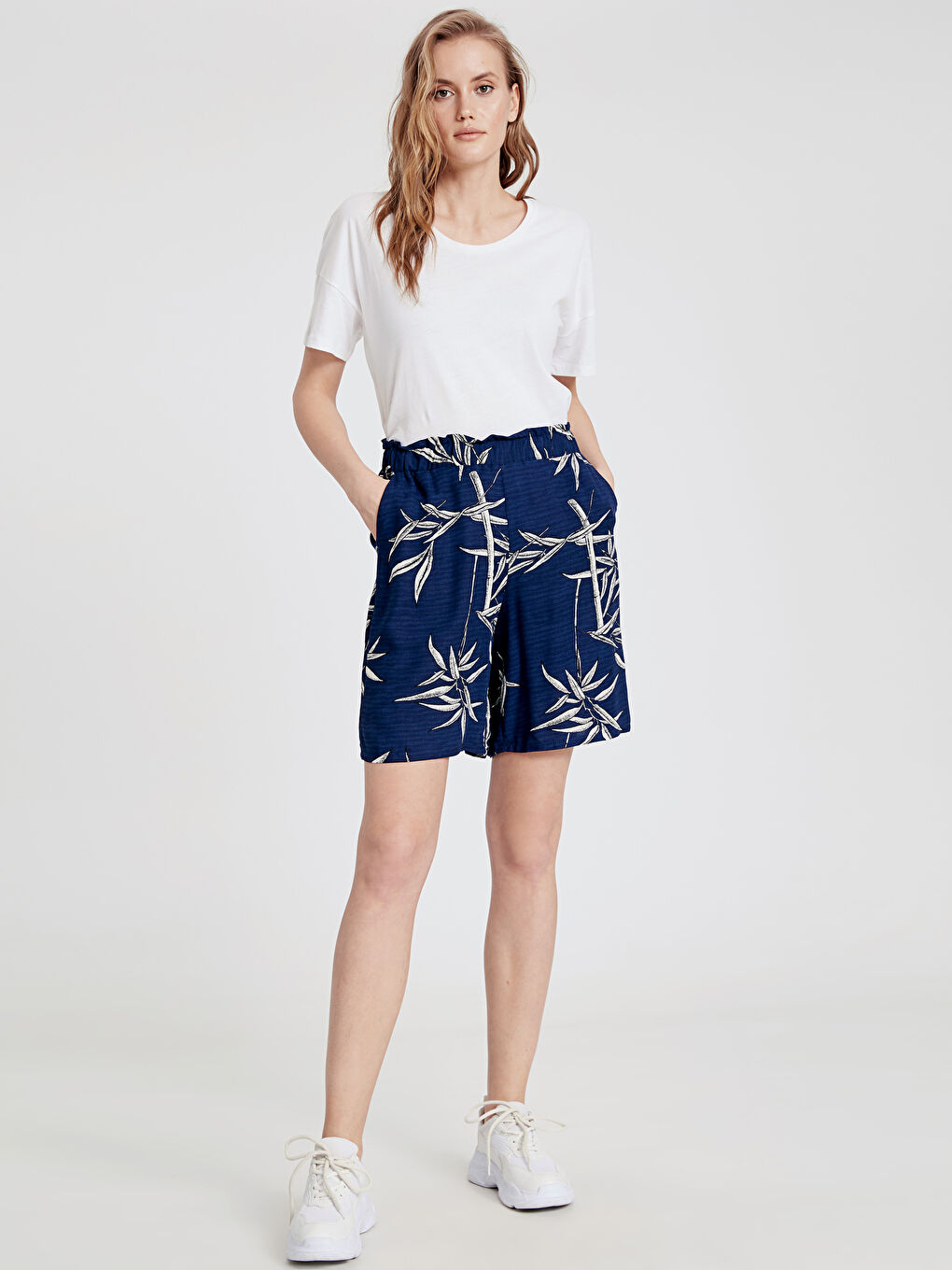 Elastic Waist Figured Viscose Shorts