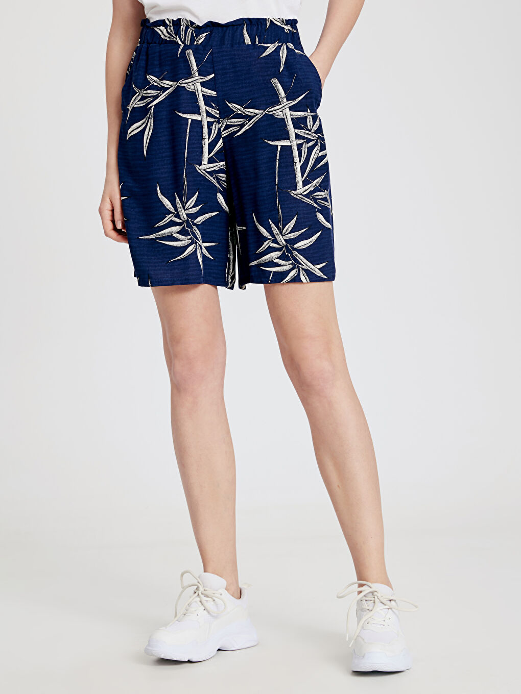 Elastic Waist Figured Viscose Shorts-2