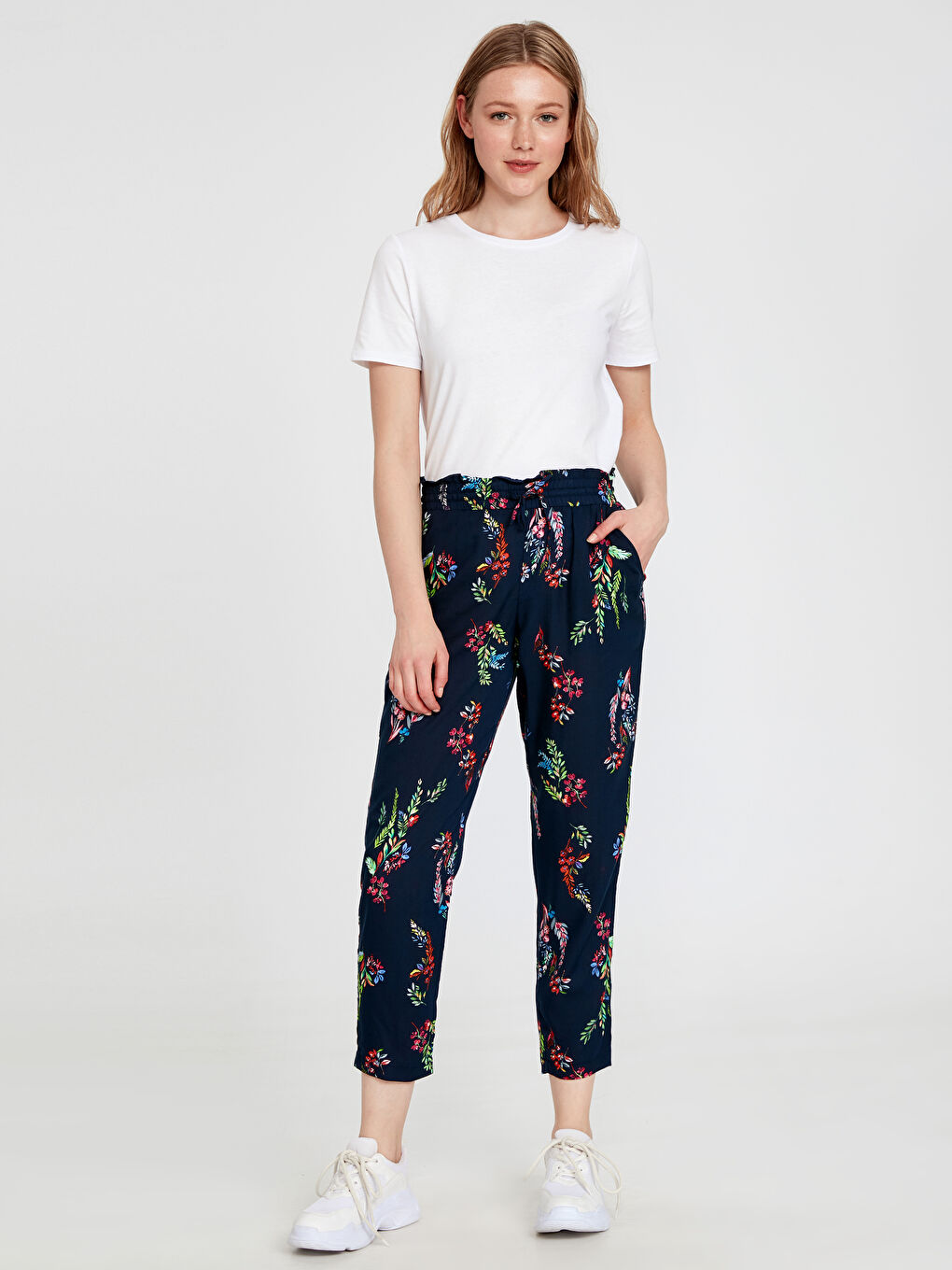 Printed Standard Fit Women's Trousers with Tie Waist