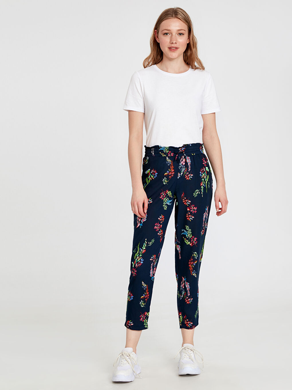 Printed Standard Fit Women's Trousers with Tie Waist-1