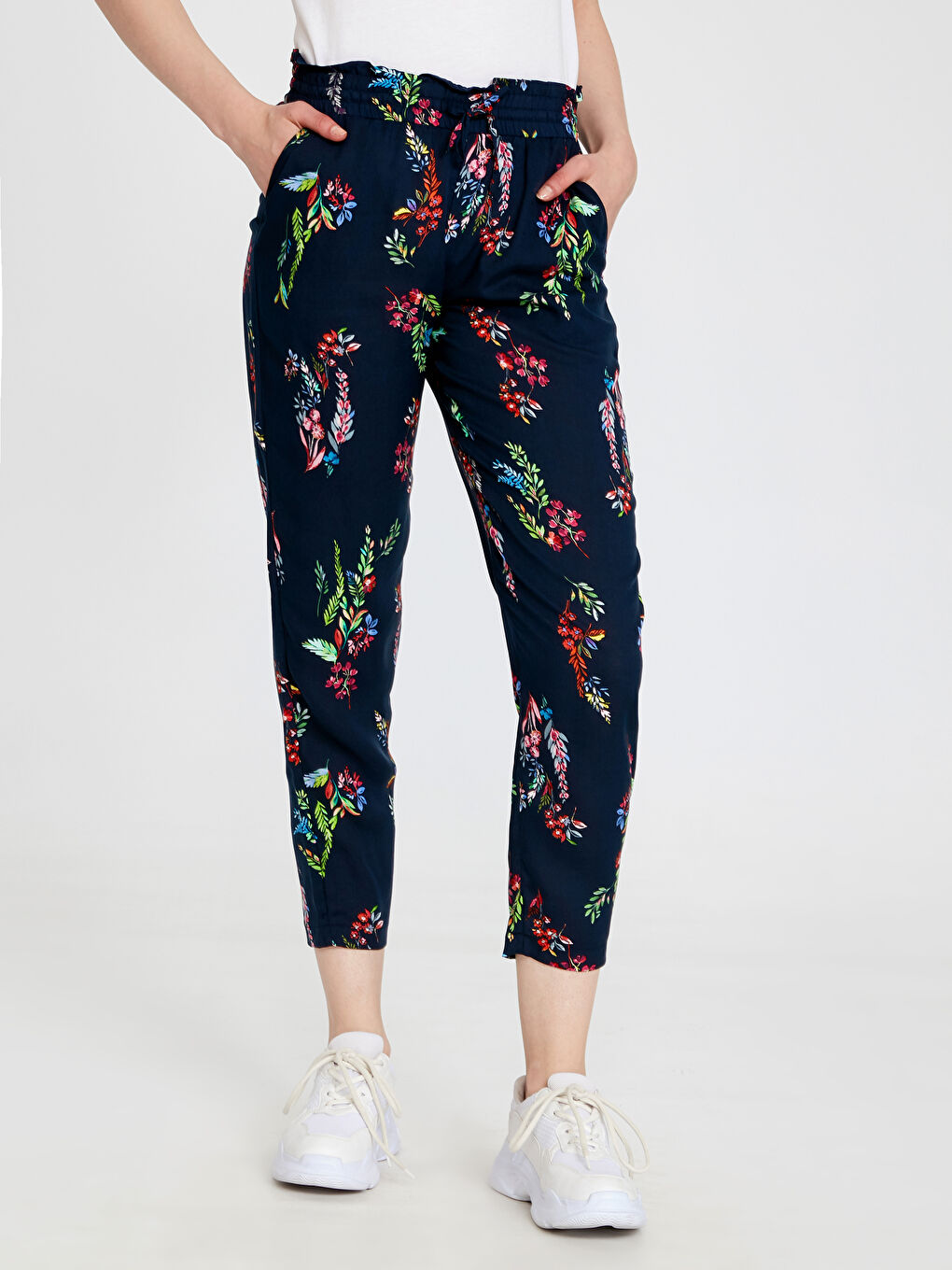 Printed Standard Fit Women's Trousers with Tie Waist-2