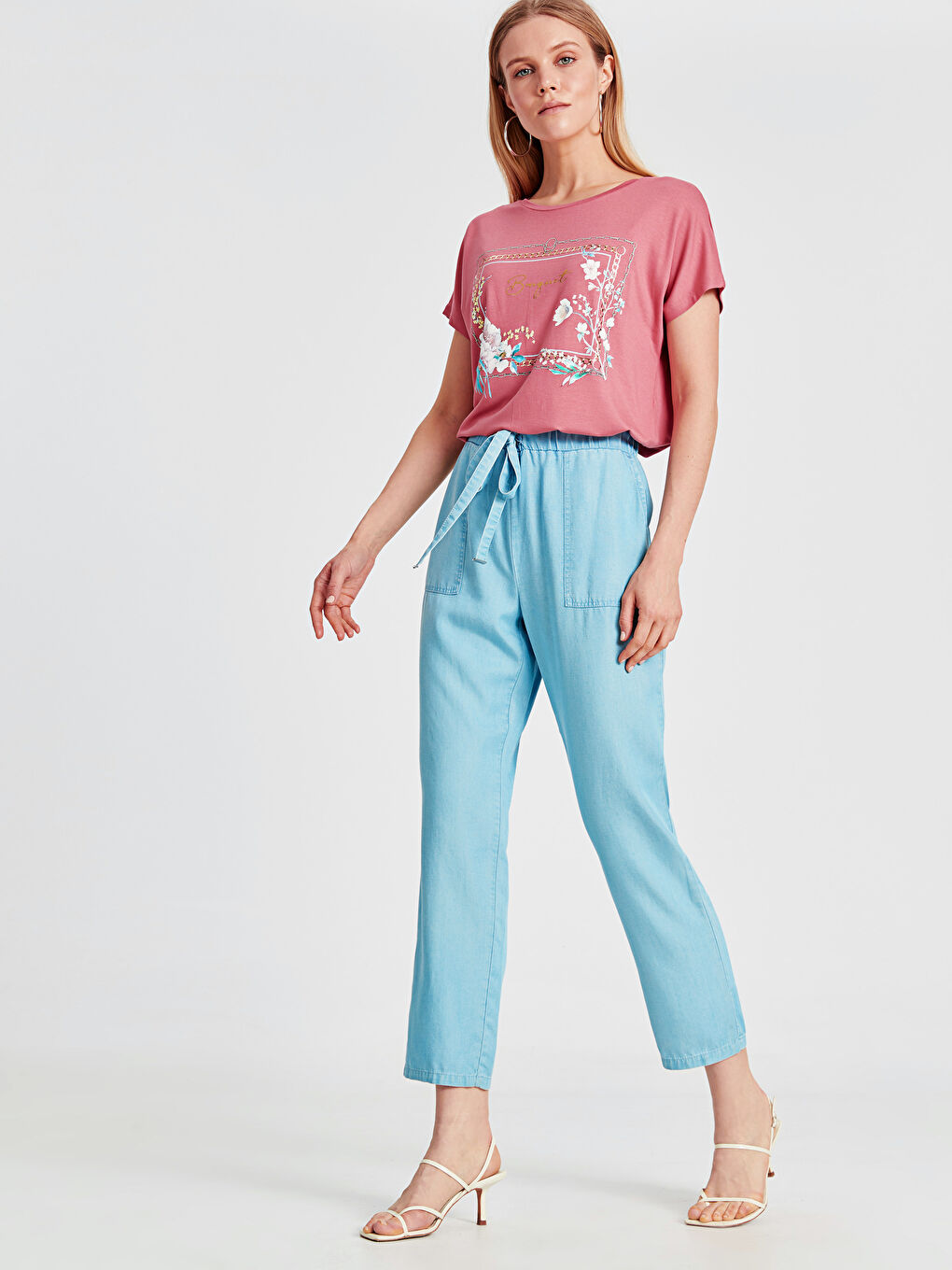 Comfortable Fit Women's Jeans-1