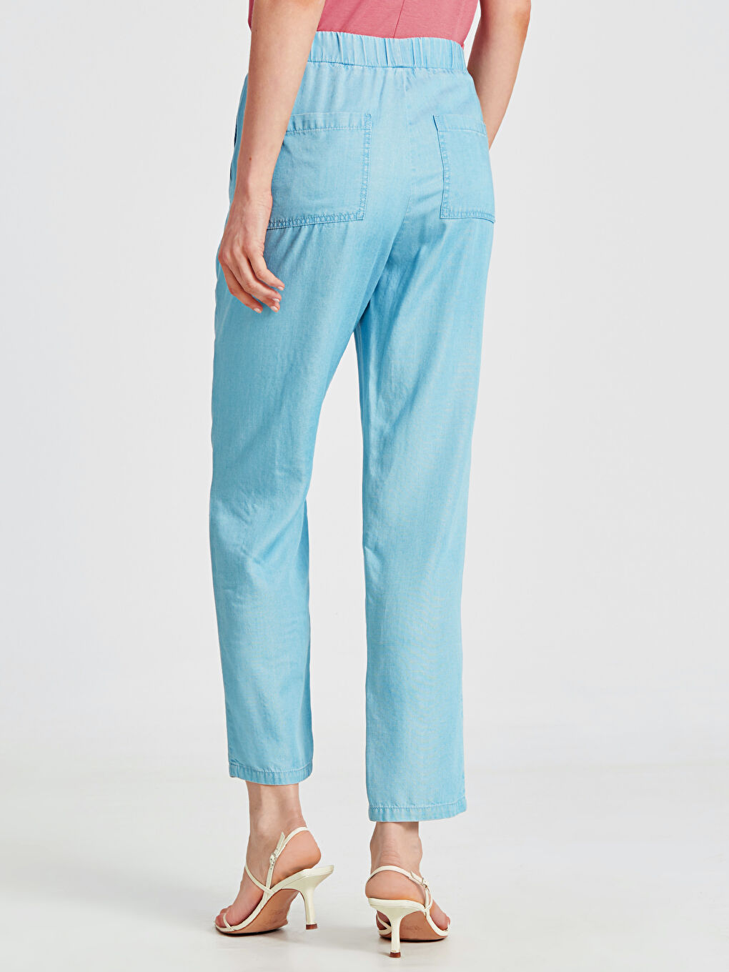 Comfortable Fit Women's Jeans-3