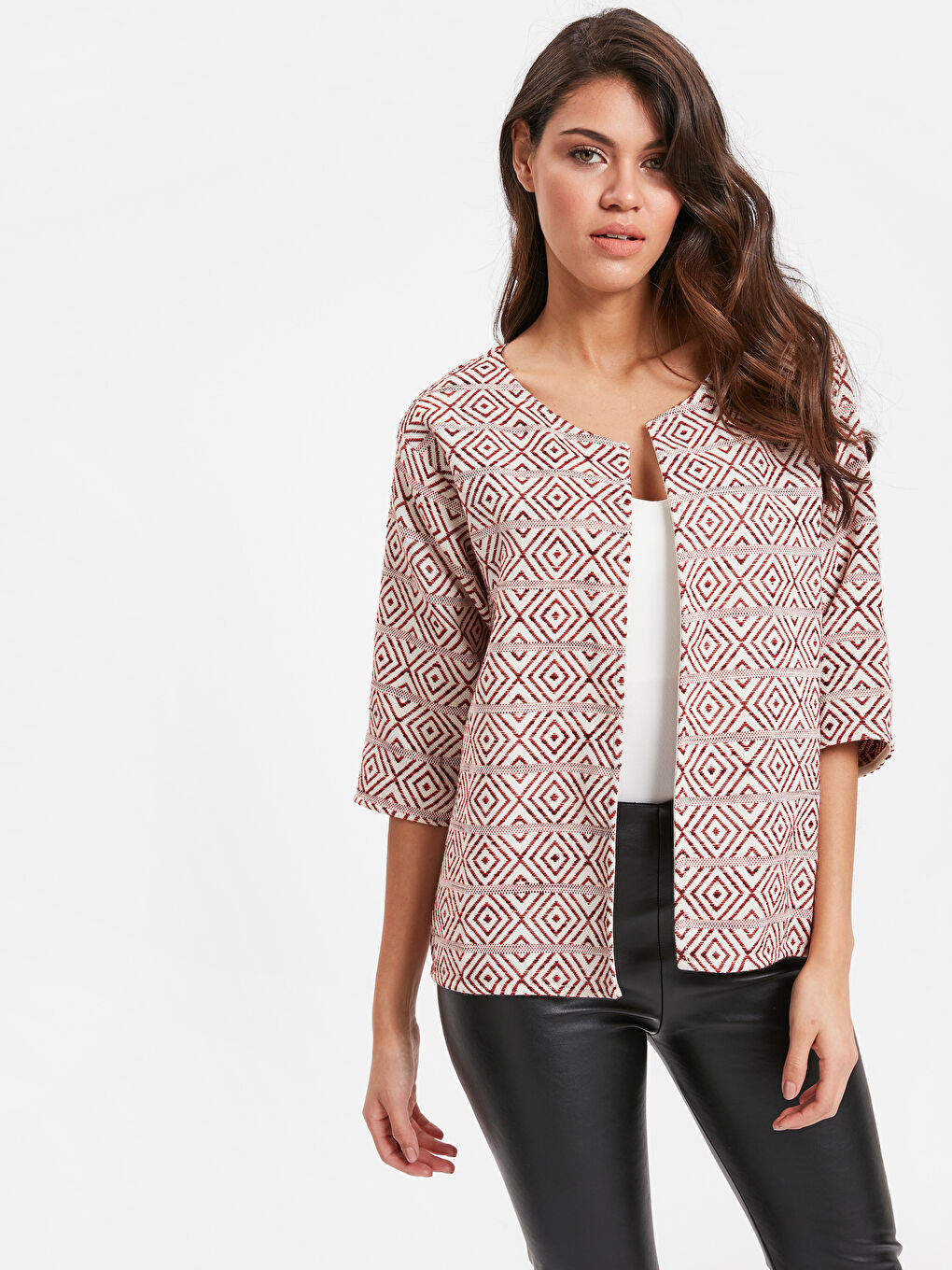 Ekru Standart Fit Kadın Jakarlı Ceket