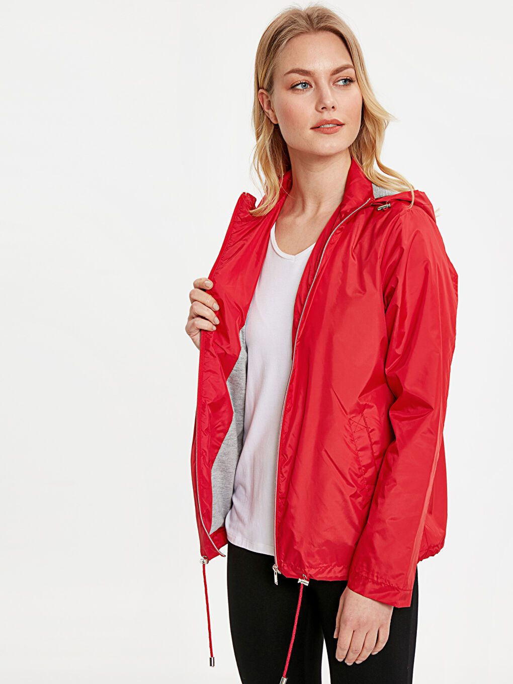 Kırmızı Yağmurluk-1