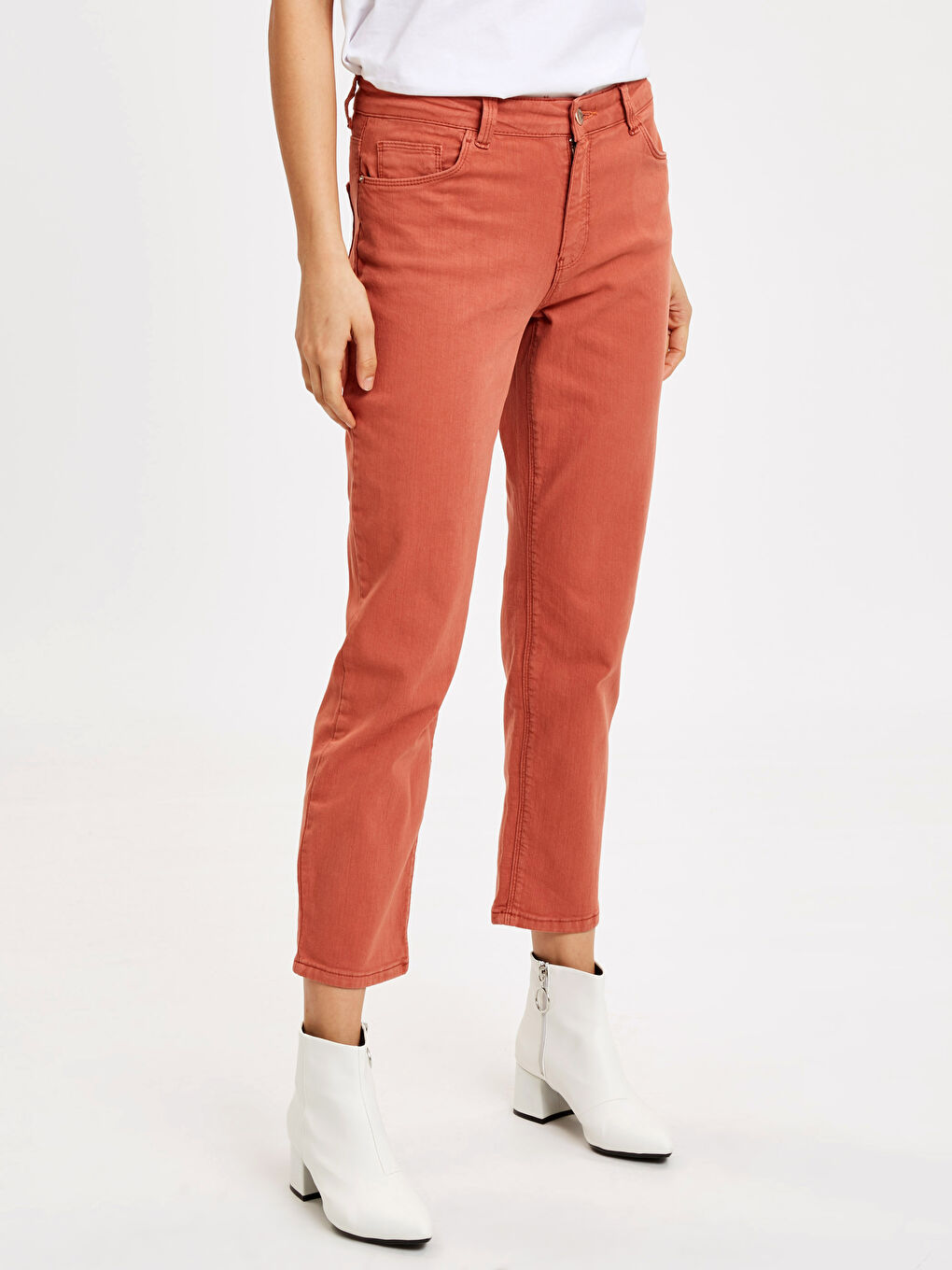 Γυναίκα ΡΟΖ Τζιν-1