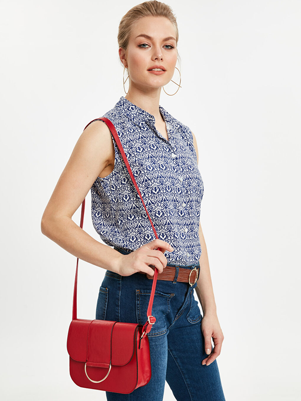 Kırmızı Omuz Çantası