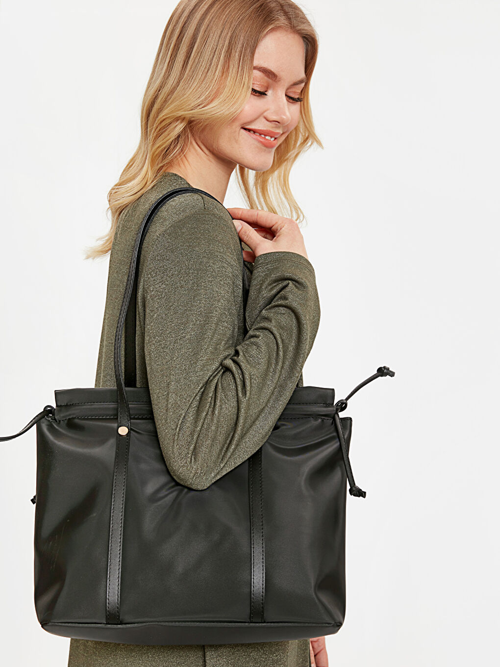 CRNA Torba na rame Žena