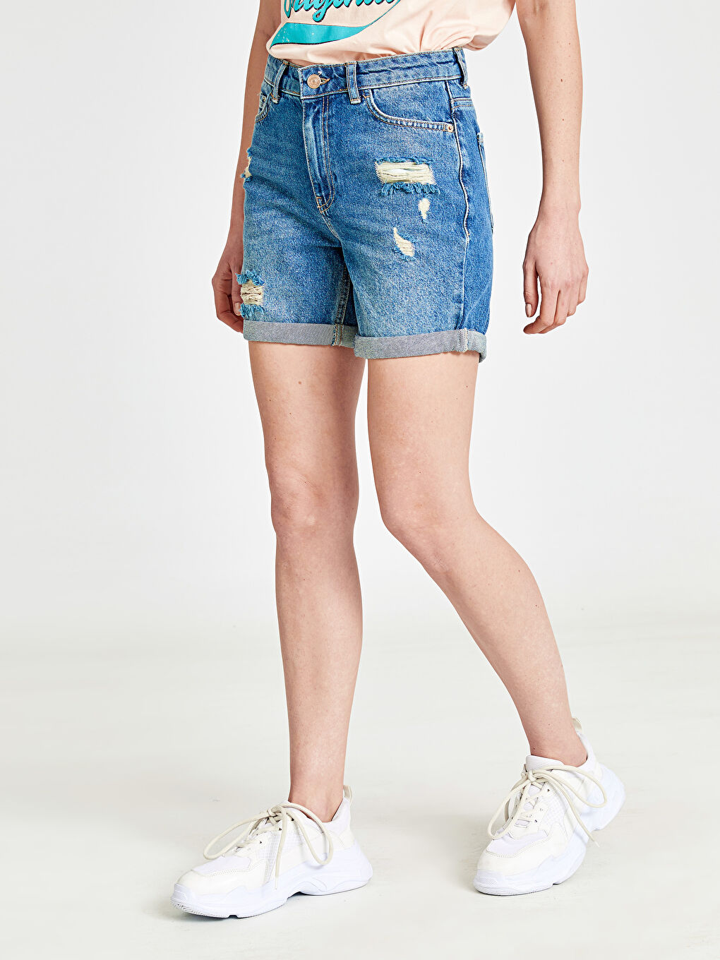 İndigo Yüksek Bel Boyfriend Fit Yırtık Desenli Kadın Jean Şort-2