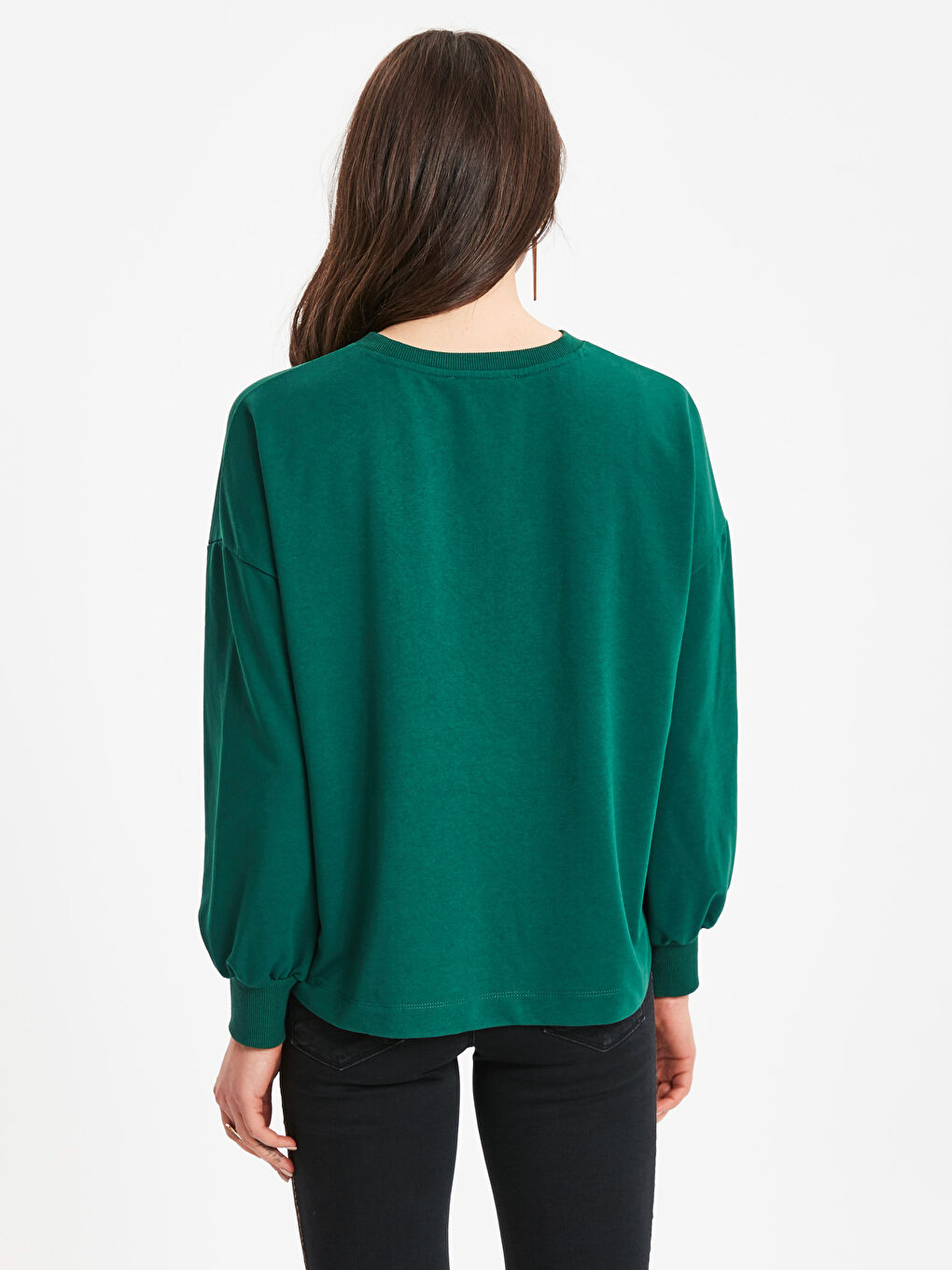 قميص رياضي اخضر نساء-1