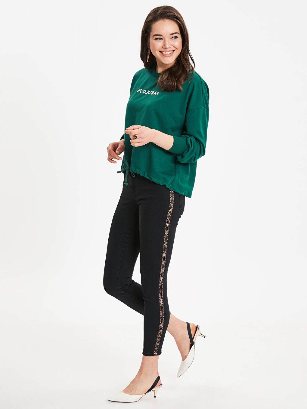 قميص رياضي اخضر نساء-2