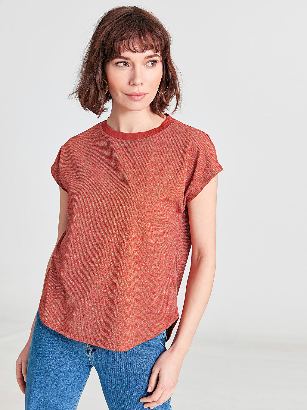 Turuncu Bisiklet Yaka Standart Fit Kısa Kollu Kadın Işıltılı Tişört-1