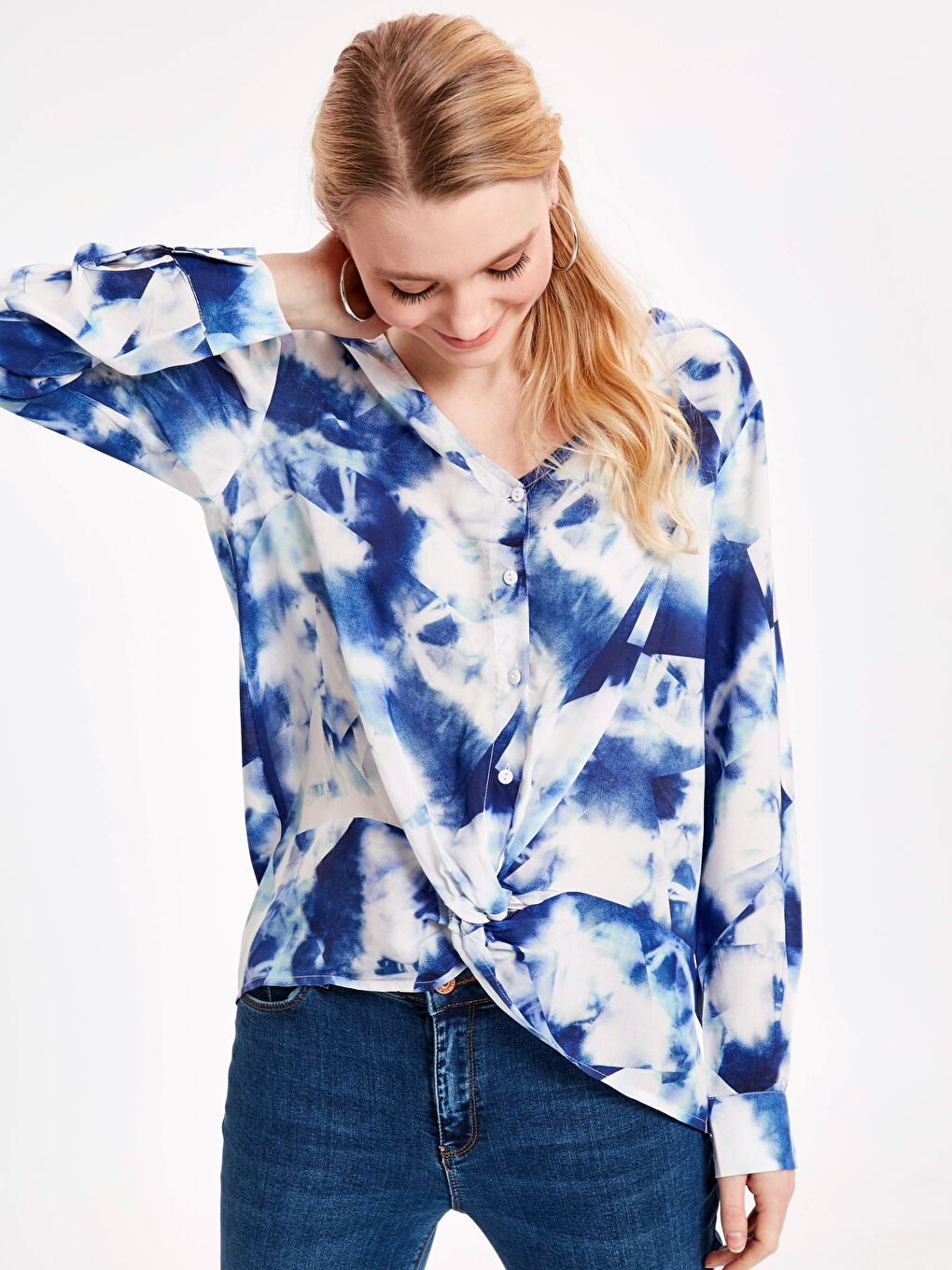 Әйелдерге арналған ұзын жеңді v жағалы блузка