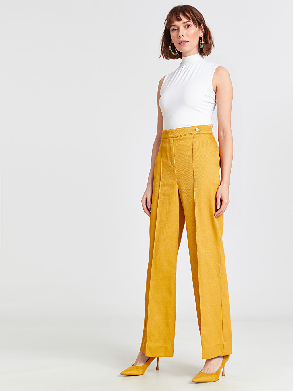 Sarı Rahat Kalıp Gabardin Kadın Pantolon-1